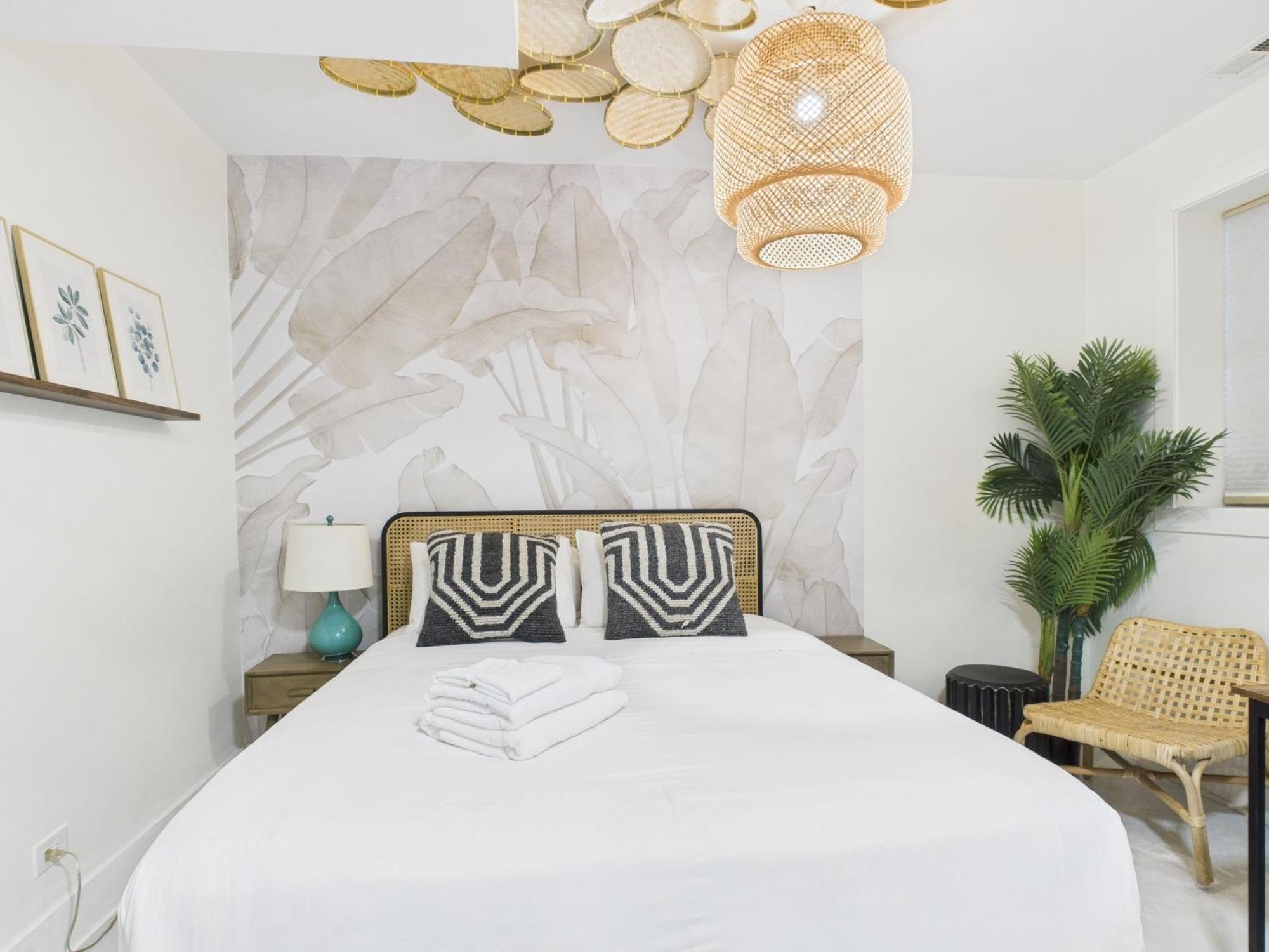 Charming Getaway With Patio Apartment Chicago