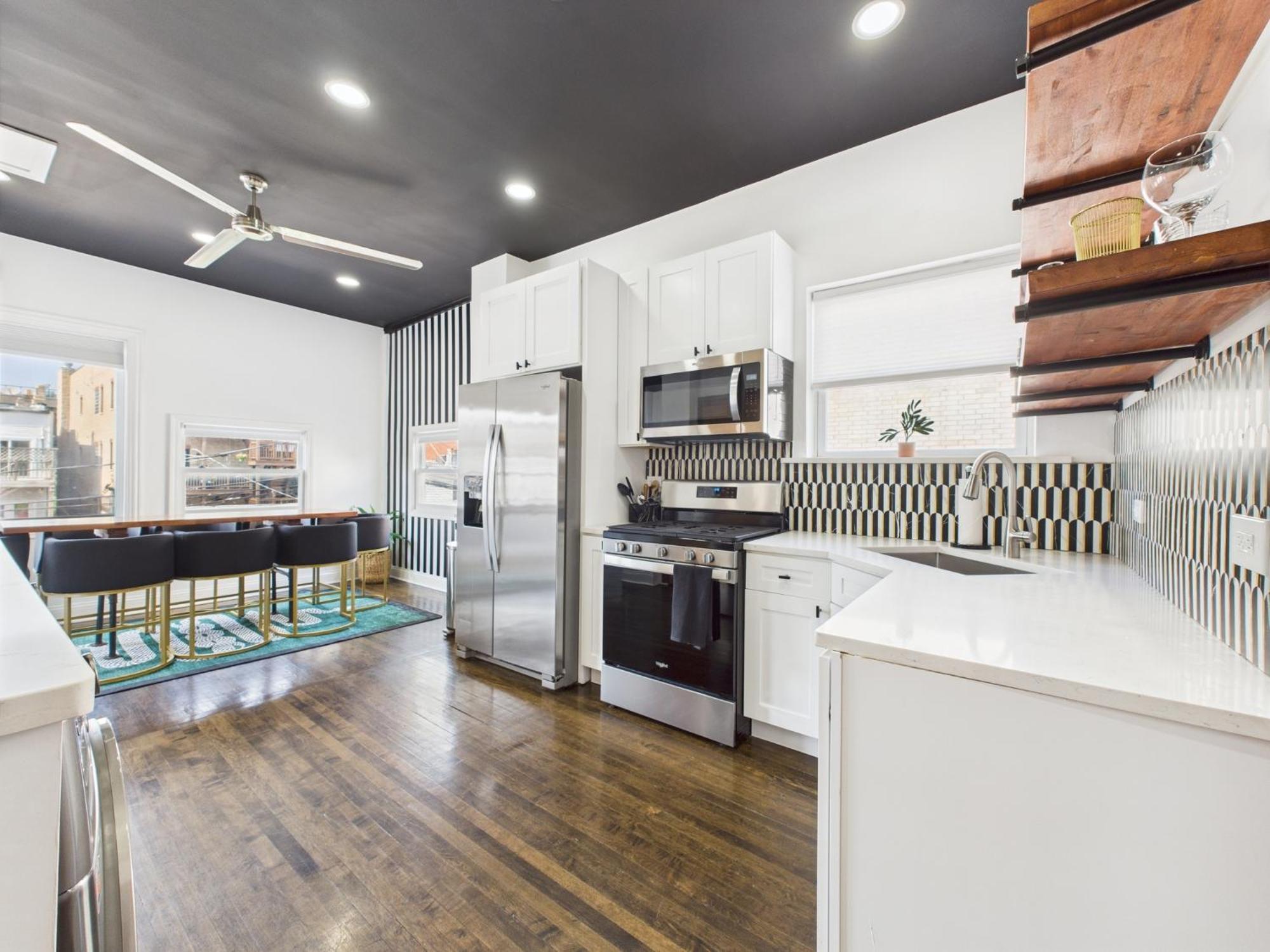 Wrigleyville Gem With Hidden Bar & Vintage Charm Apartment
