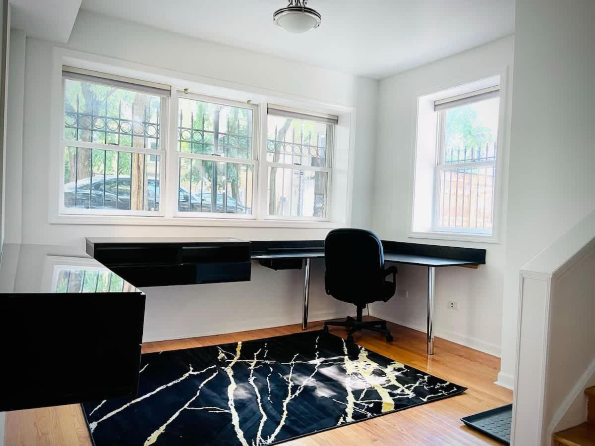 Cozy Wicker Park With Movie * Chicago