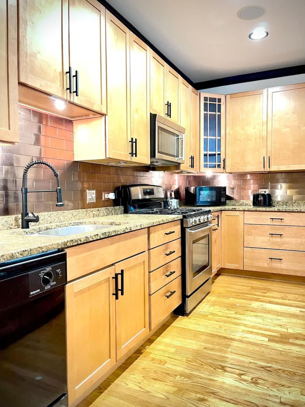 Cozy Wicker Park With Movie Holiday home *