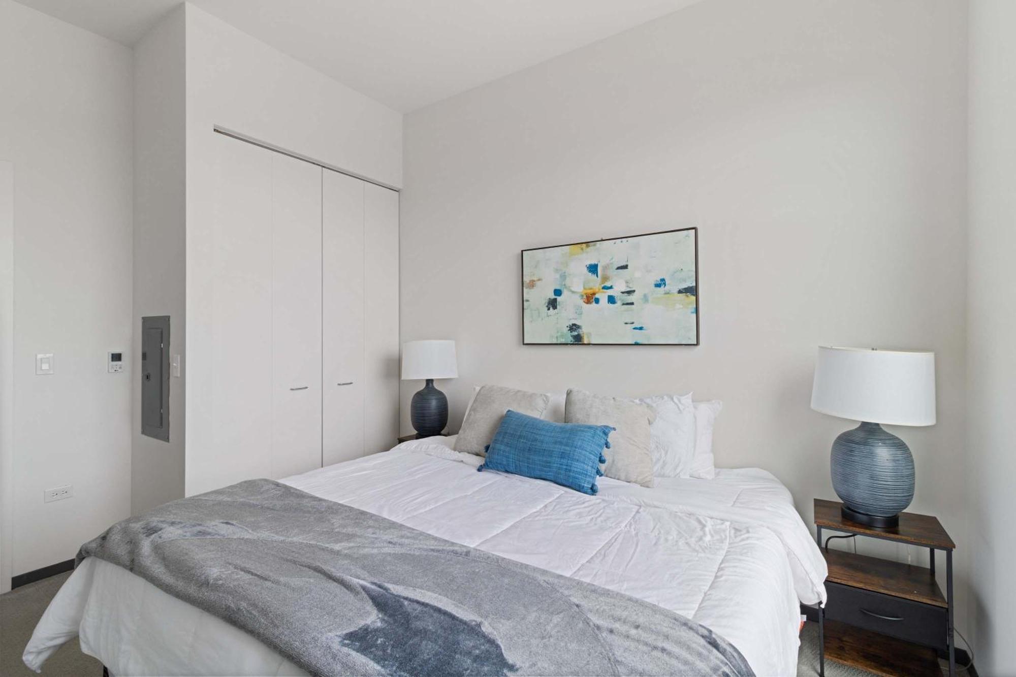 2br Loft Sweeping Glass Views *