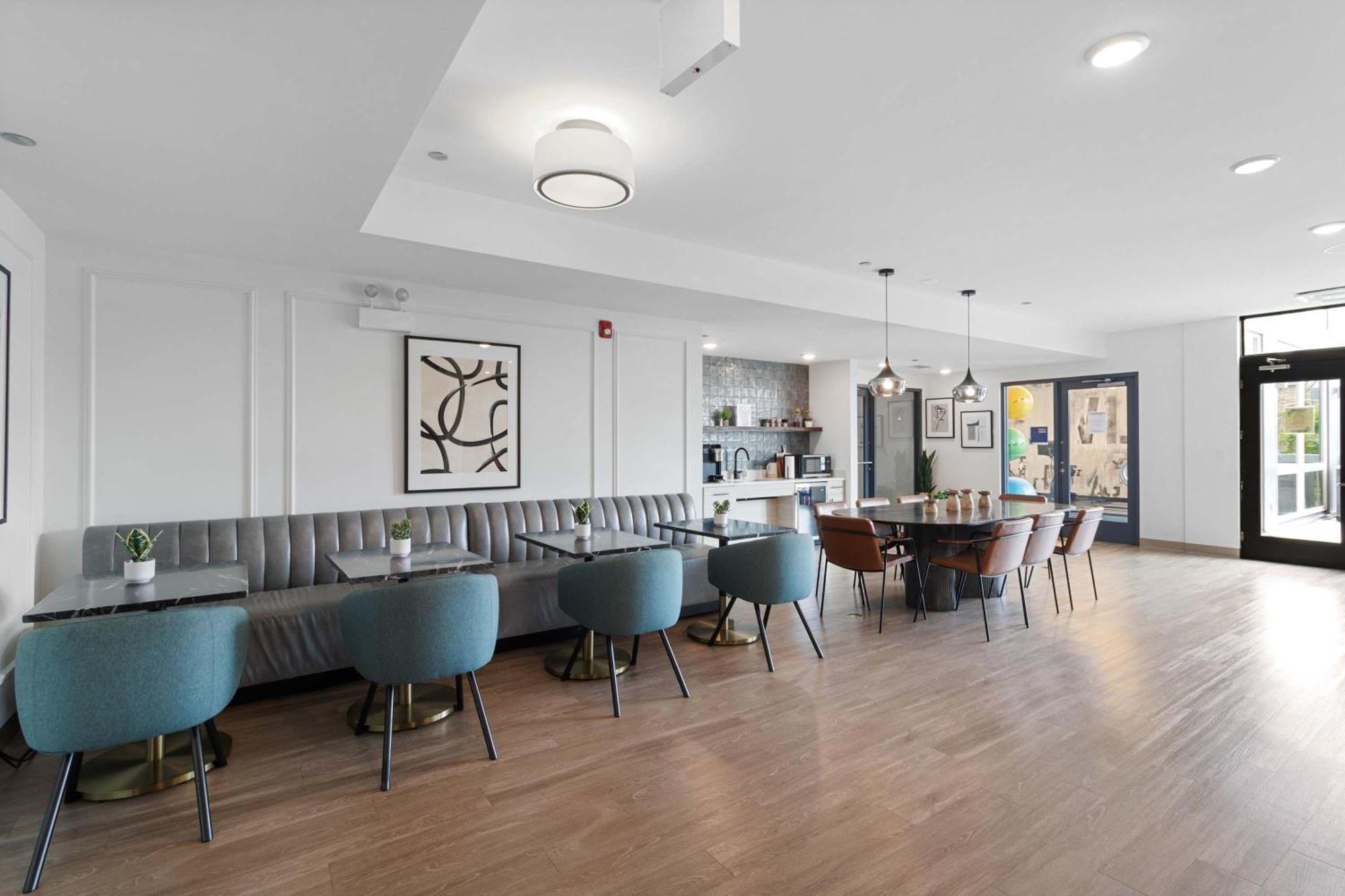 2br Loft Sweeping Glass Views * Chicago