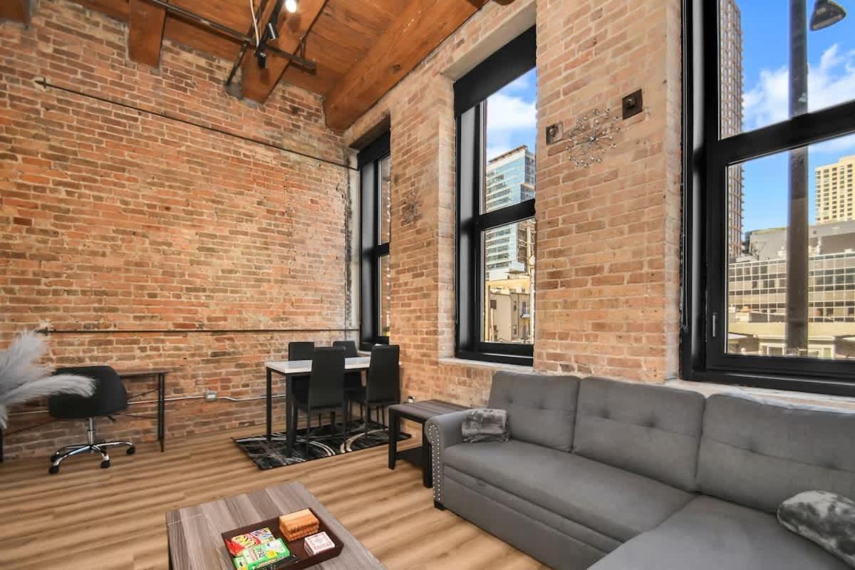 River North Rooftop With In And Out Parking 1 Apartment