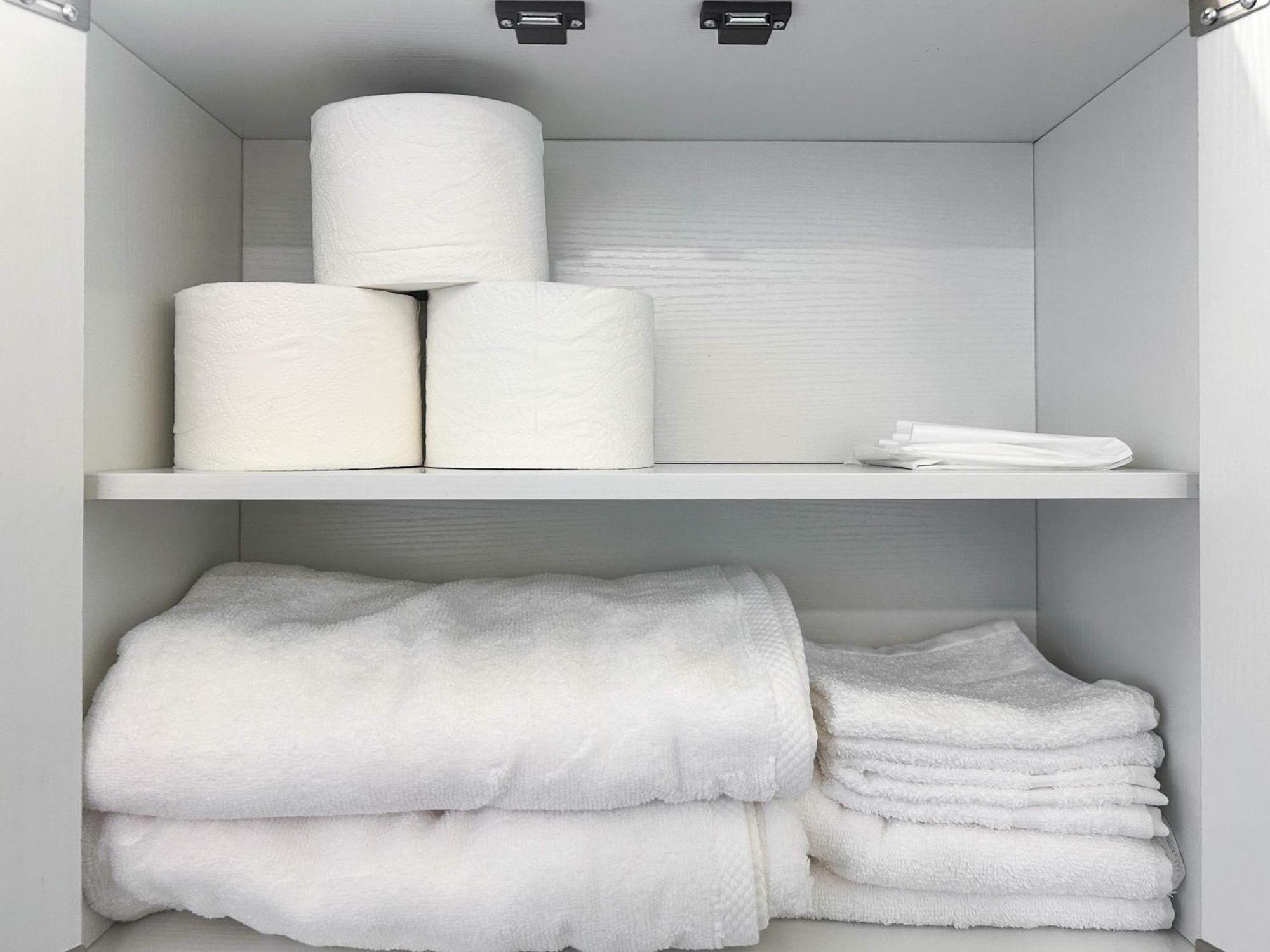 South Loop Rooftop With In & Out Parking 1 Apartment Chicago