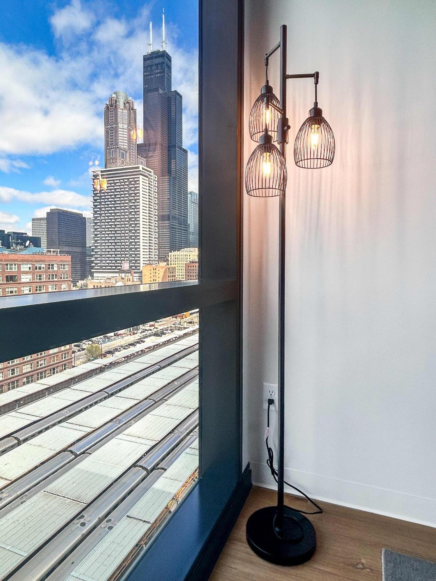 Apartment South Loop Rooftop With In & Out Parking 1 *