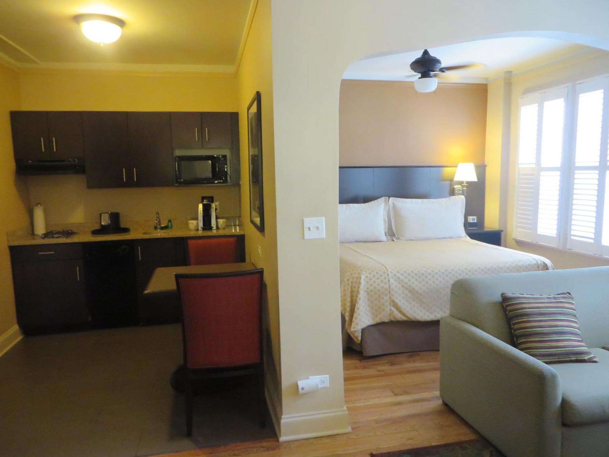 Western Hawthorne Terrace Hotel Chicago