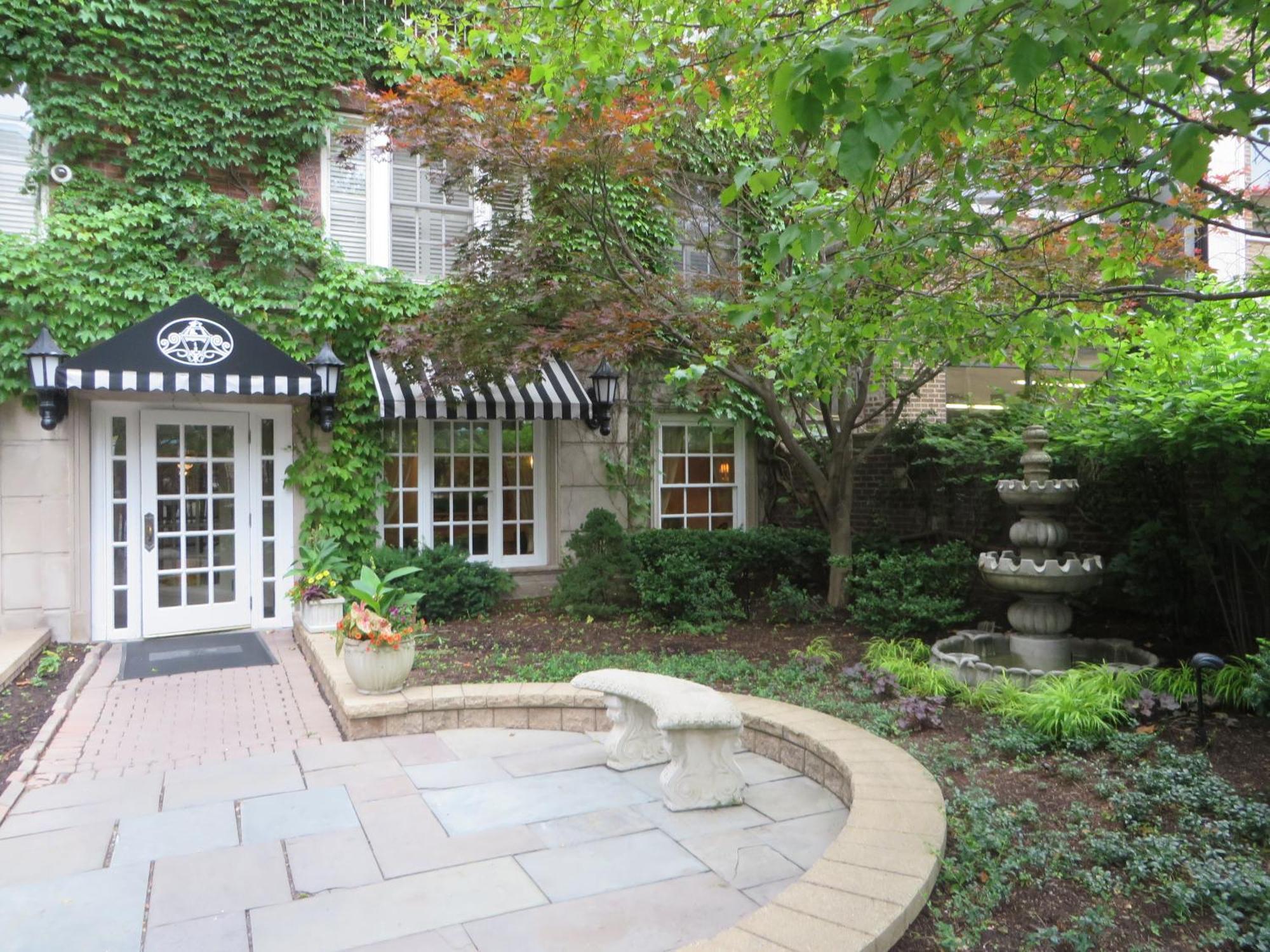 Western Hawthorne Terrace Chicago