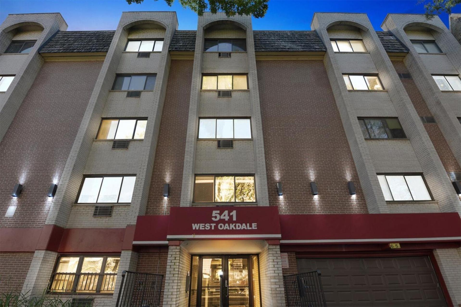 In Close To Boystown - Oakdale 204 Rep *