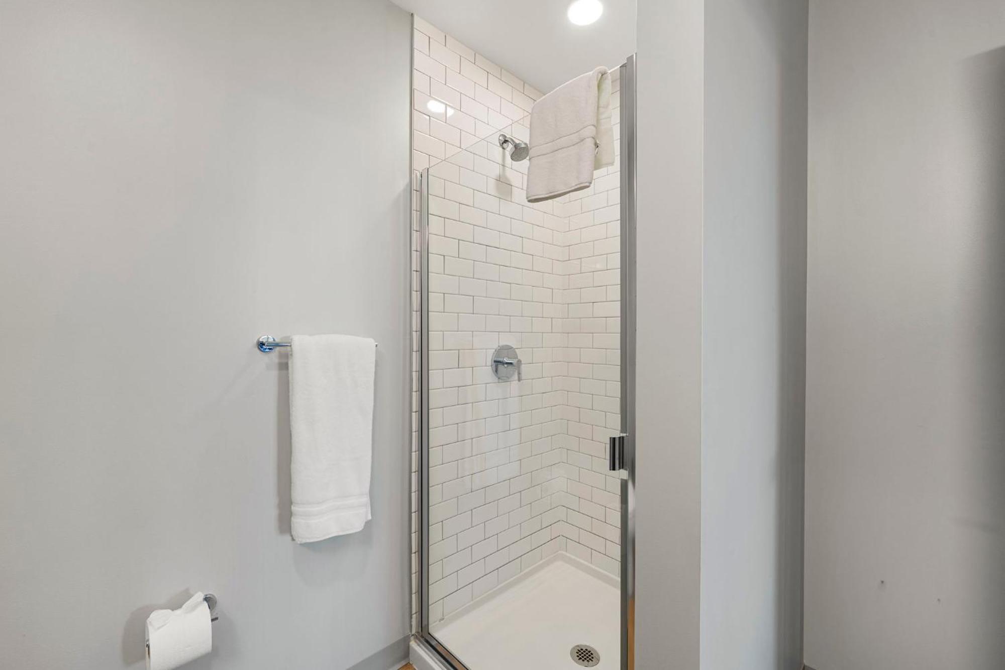 Hotel Corporate-friendly 4br Stylish & *