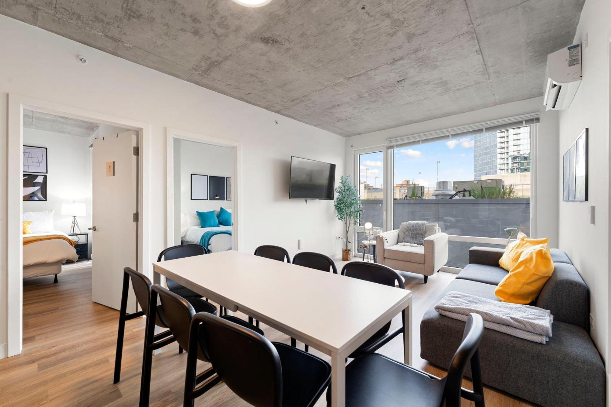 Modern 4br Retreat With Stunning Views Hotel