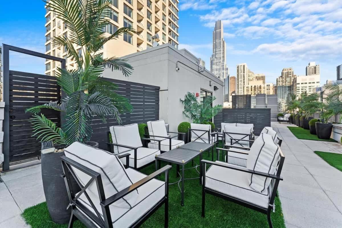 Apartment Boulevard Walk Everywhere 5 Mins To Magnificent Mile River North 05