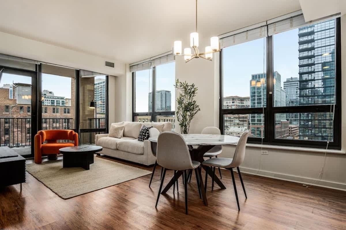 Boulevard Walk Everywhere 5 Mins To Magnificent Mile River North 05 Apartment