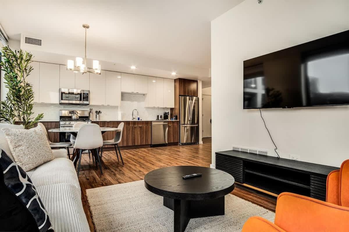 Apartment Boulevard Walk Everywhere 5 Mins To Magnificent Mile River North 02 *