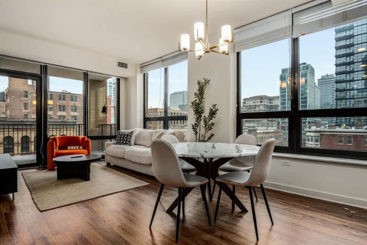 Apartment Boulevard Walk Everywhere 5 Mins To Magnificent Mile River North 02 *