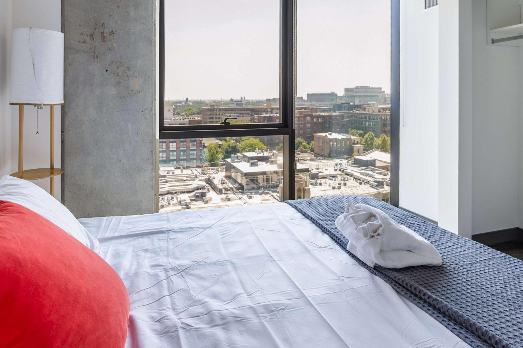 Bright & Modern 2br Perfect Escape Apartment Chicago