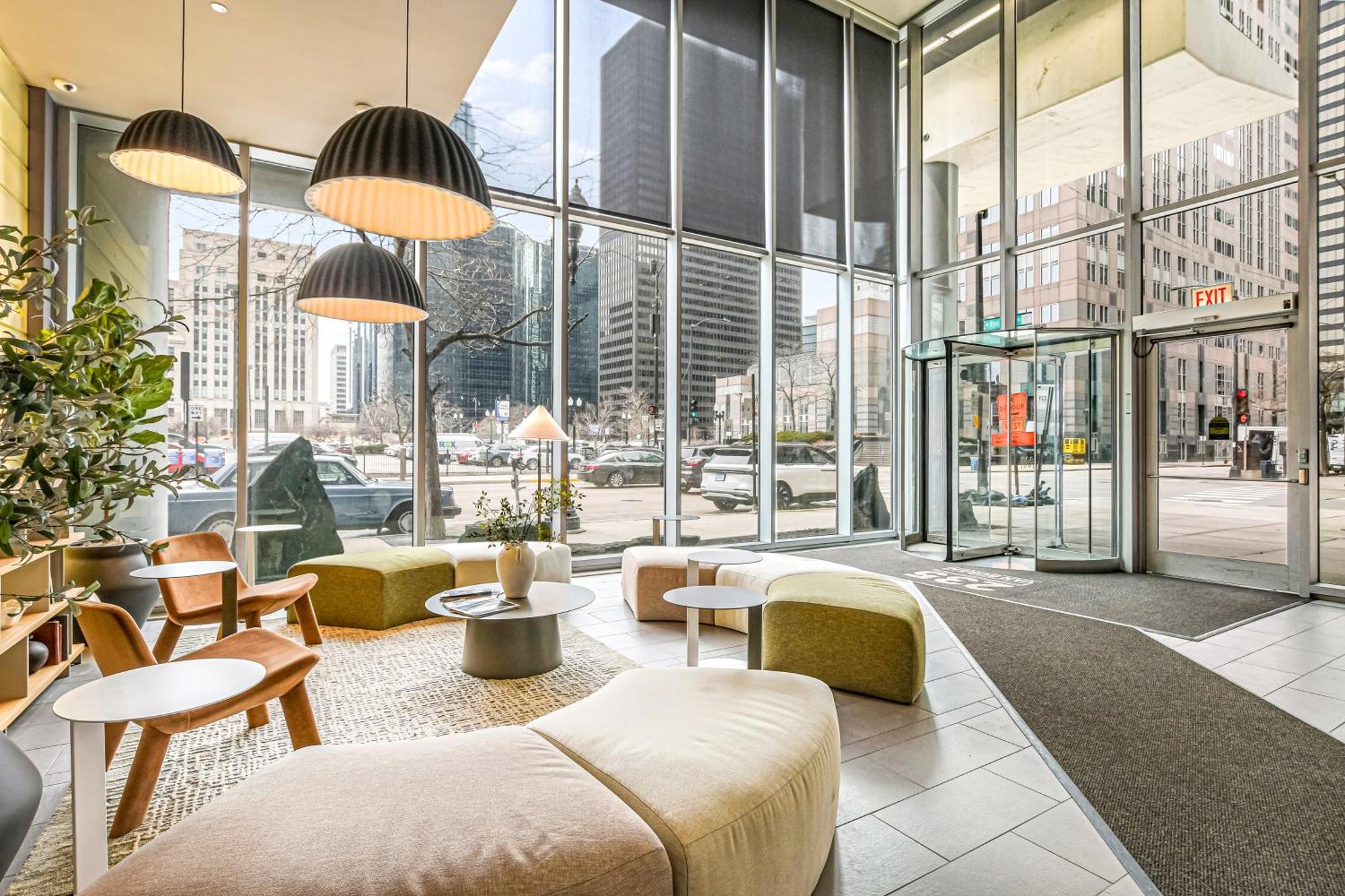 Downtown Living Walkable, Modern *