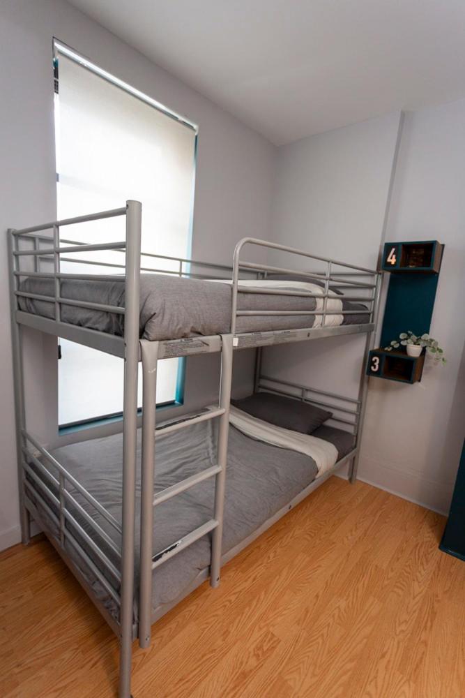 Parthenon Hostel *