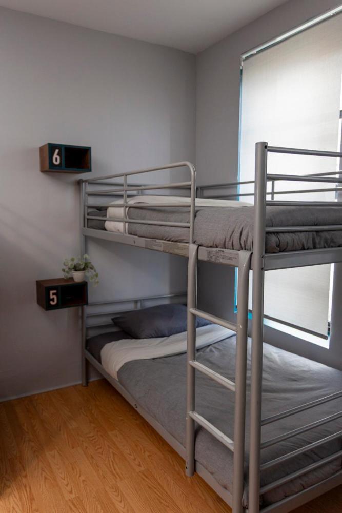 Parthenon Hostel *
