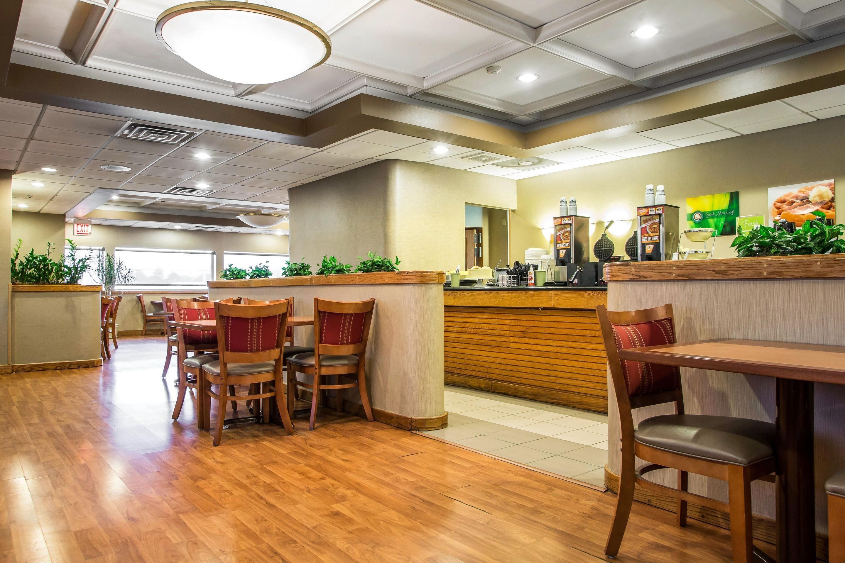 Hotel Midway Airport S By Ihg 3*