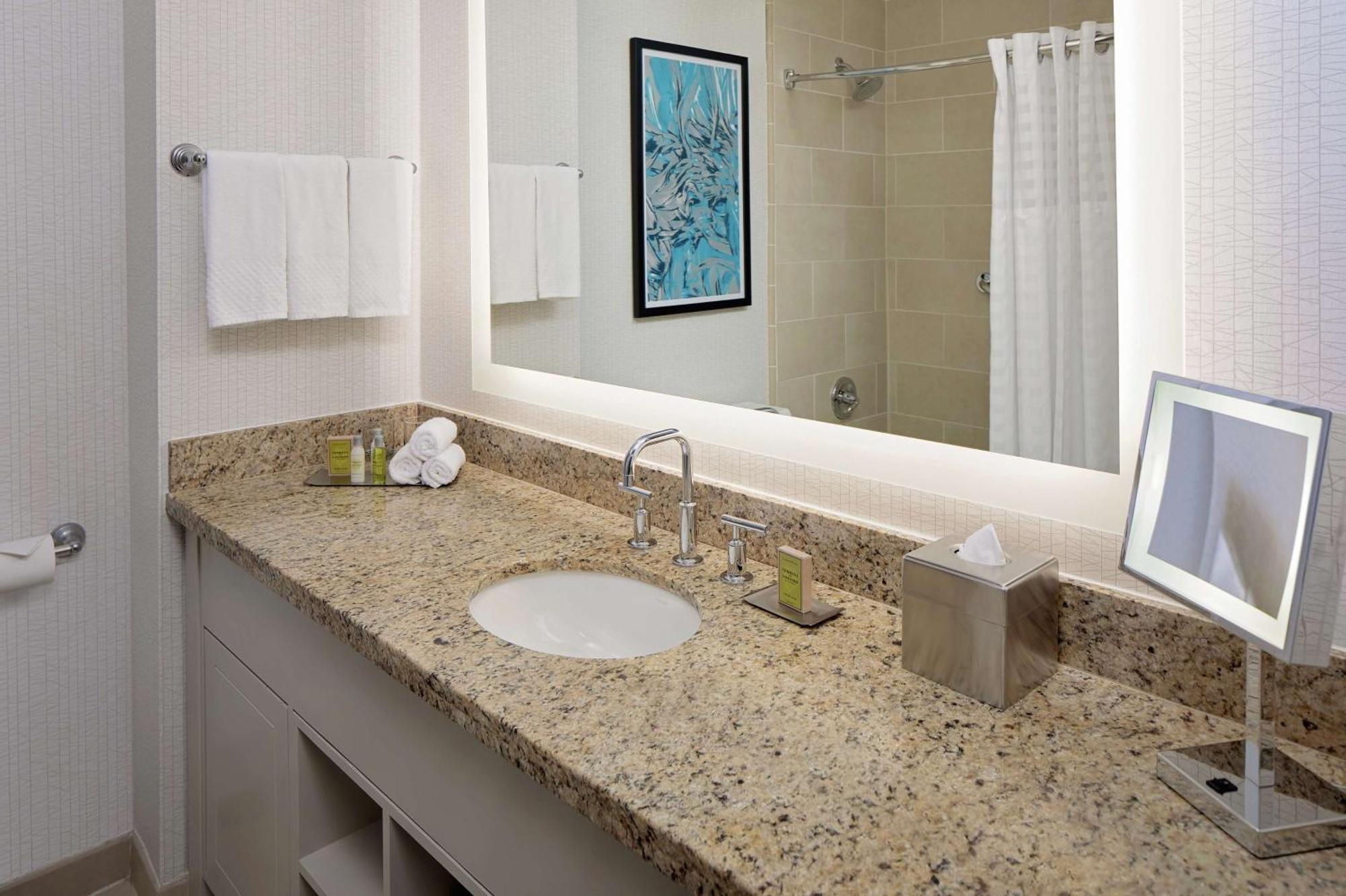Hotel Doubletree By Hilton Magnificent Mile Chicago