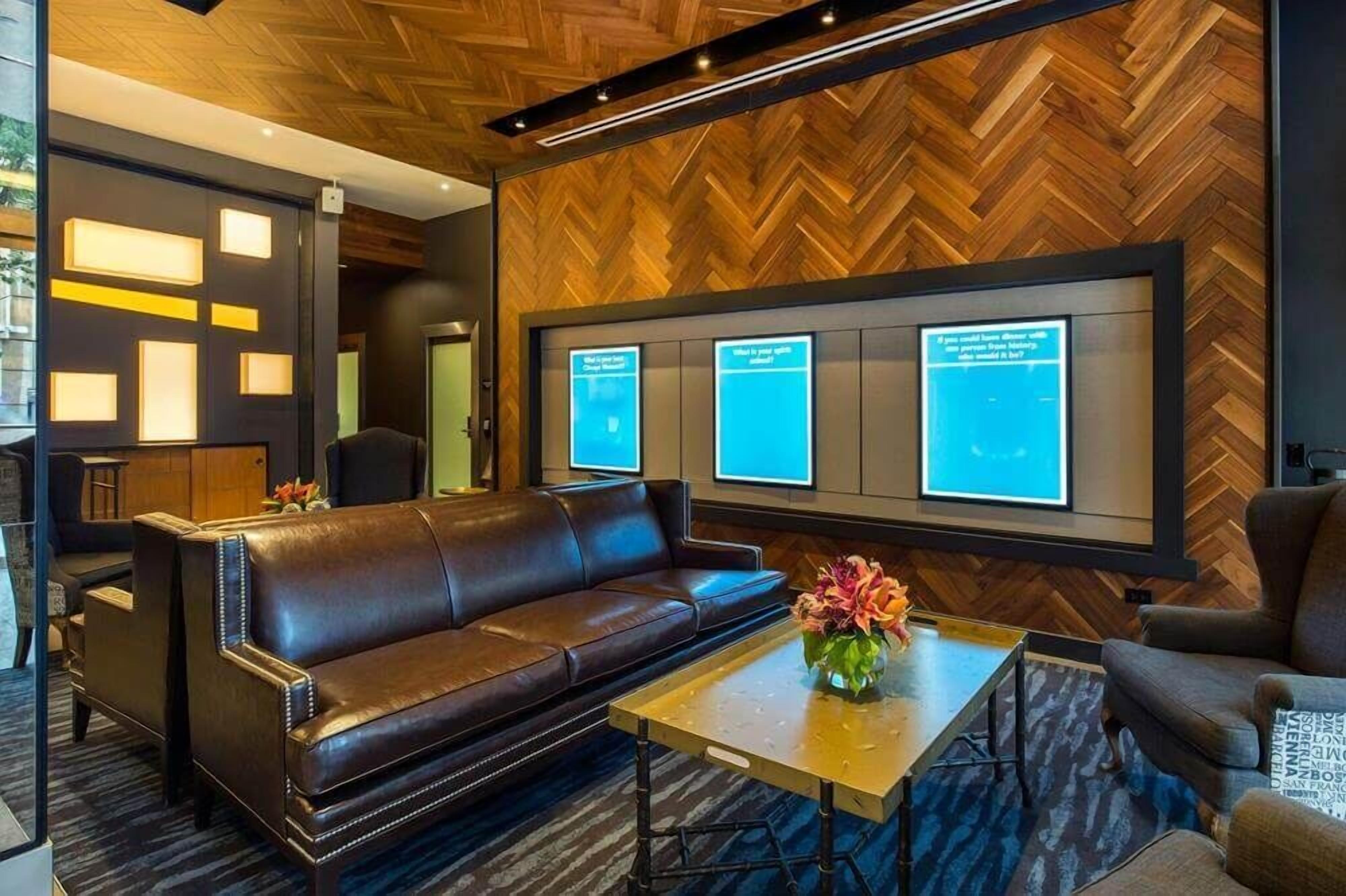The Collection Magnificent Mile Hotel 4*