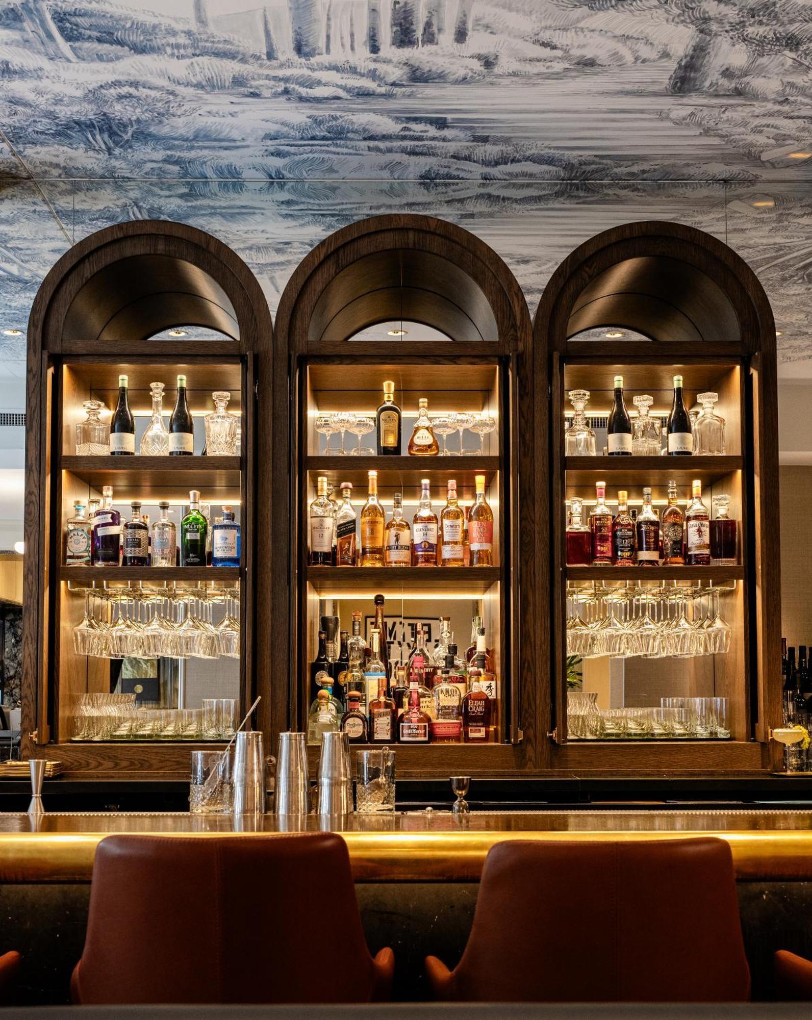 The Talbott, Autograph Collection 4*