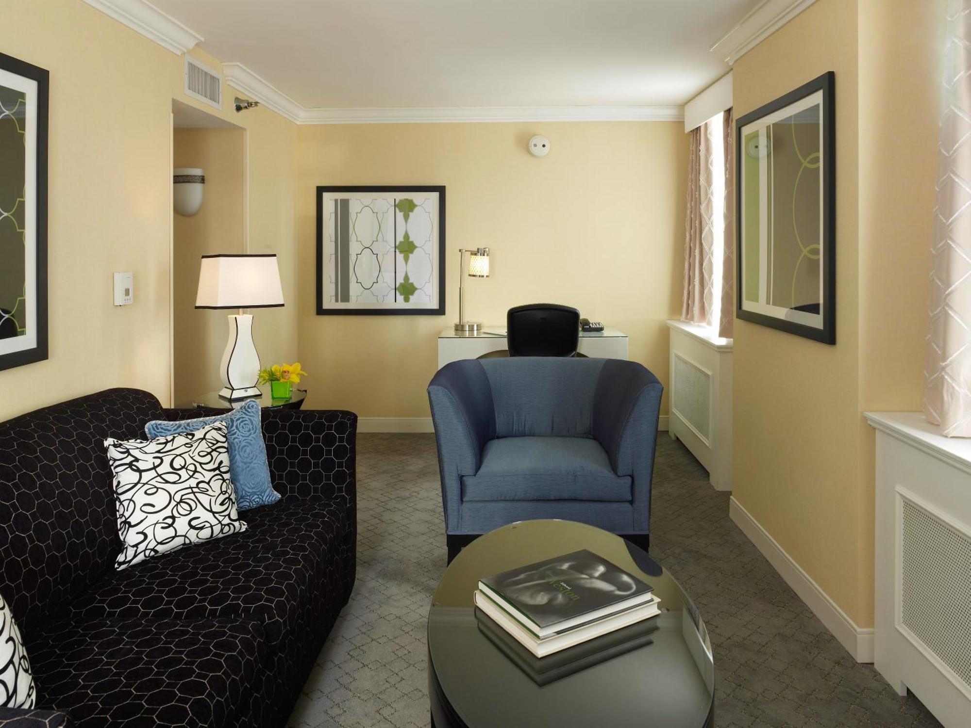 Warwick Allerton Hotel 4*