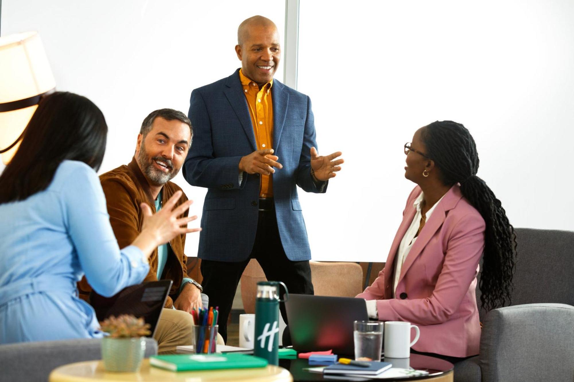 Hotel Midway Airport S By Ihg