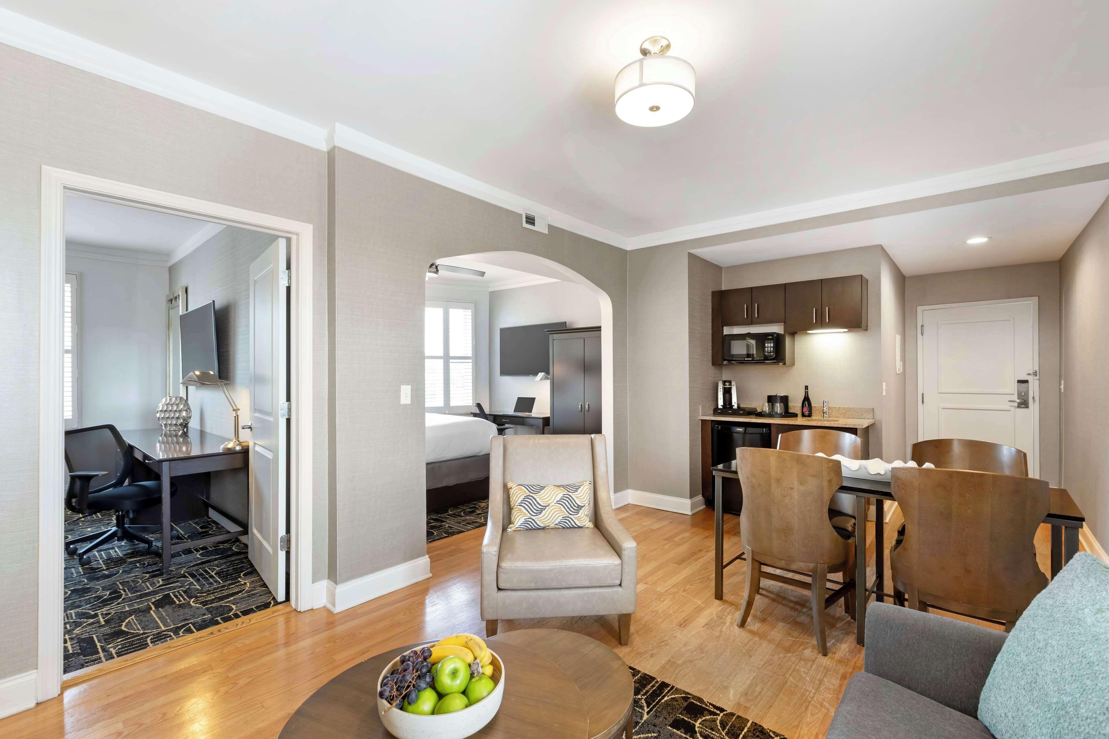 Western Hawthorne Terrace 3* Chicago