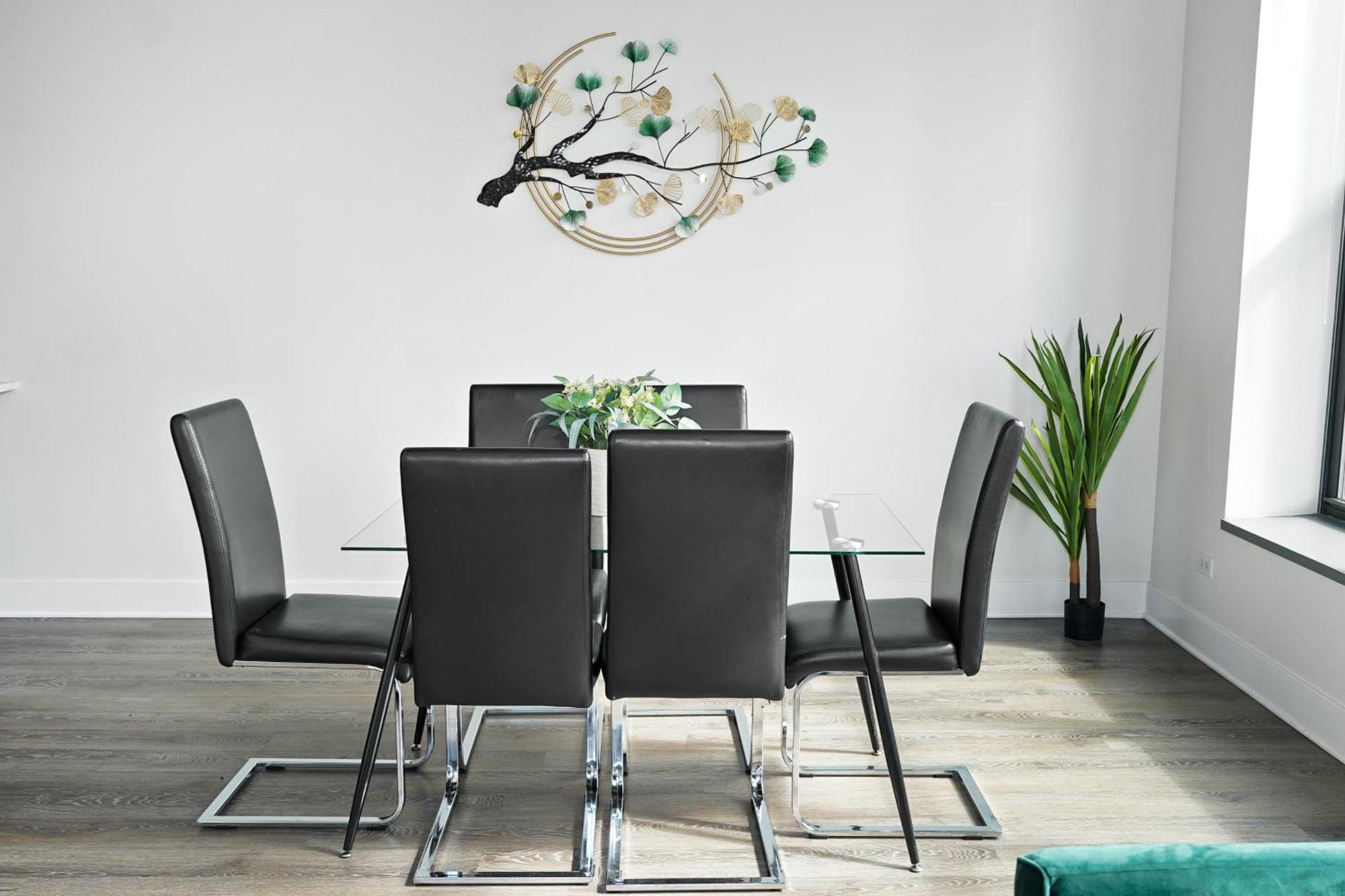 Apartment Mccormick Place Spacious 3br Family Heaven With Optional Parking Sleeps 10 Guests Near Soldier Field And Field Museum