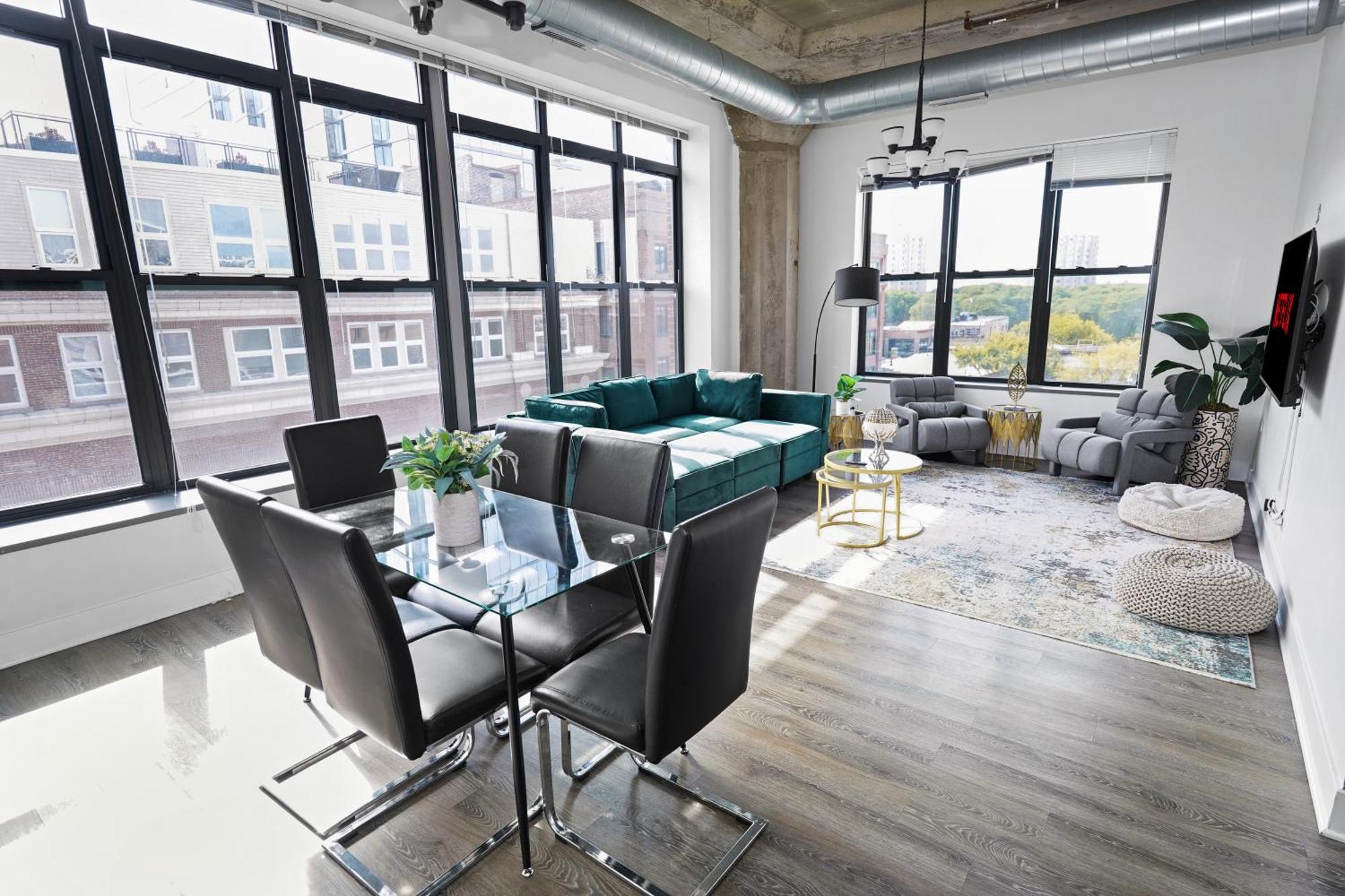 Apartment Mccormick Place Spacious 3br Family Heaven With Optional Parking Sleeps 10 Guests Near Soldier Field And Field Museum Chicago