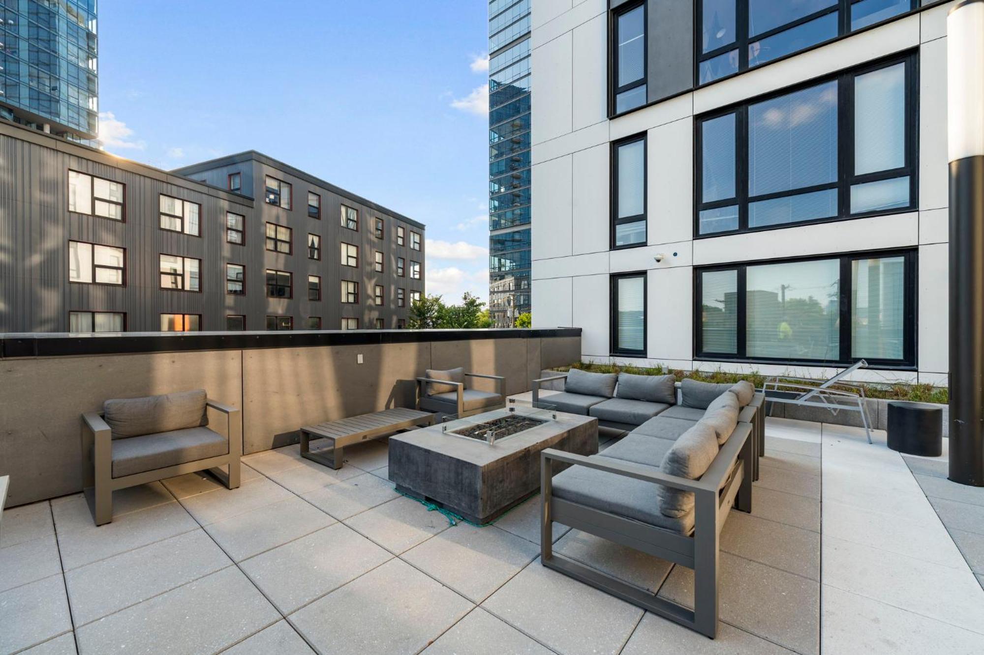 3br Escape Bright Sleek Spacious Hotel