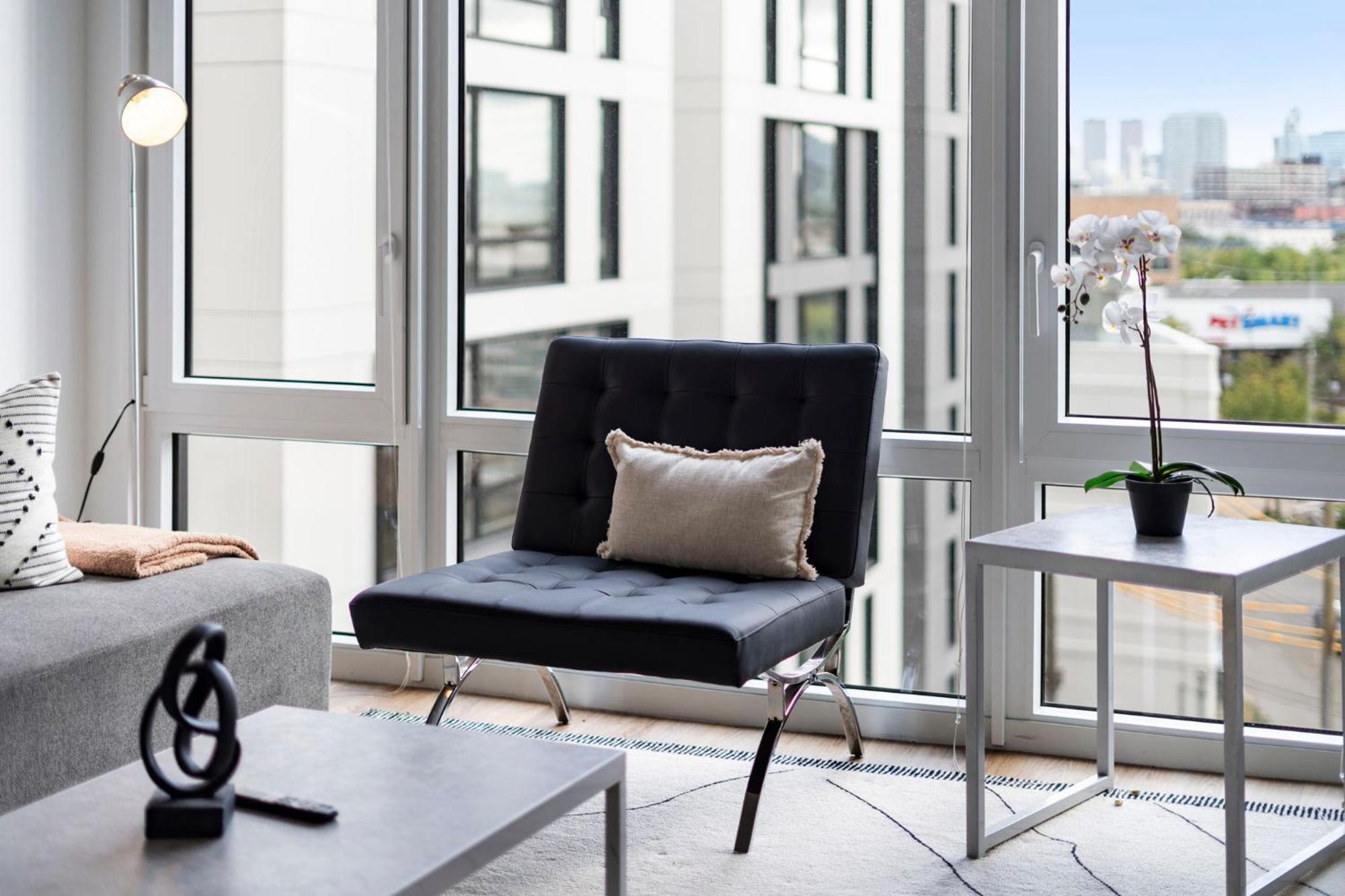 Brand New 4br In Heart Of Hotel