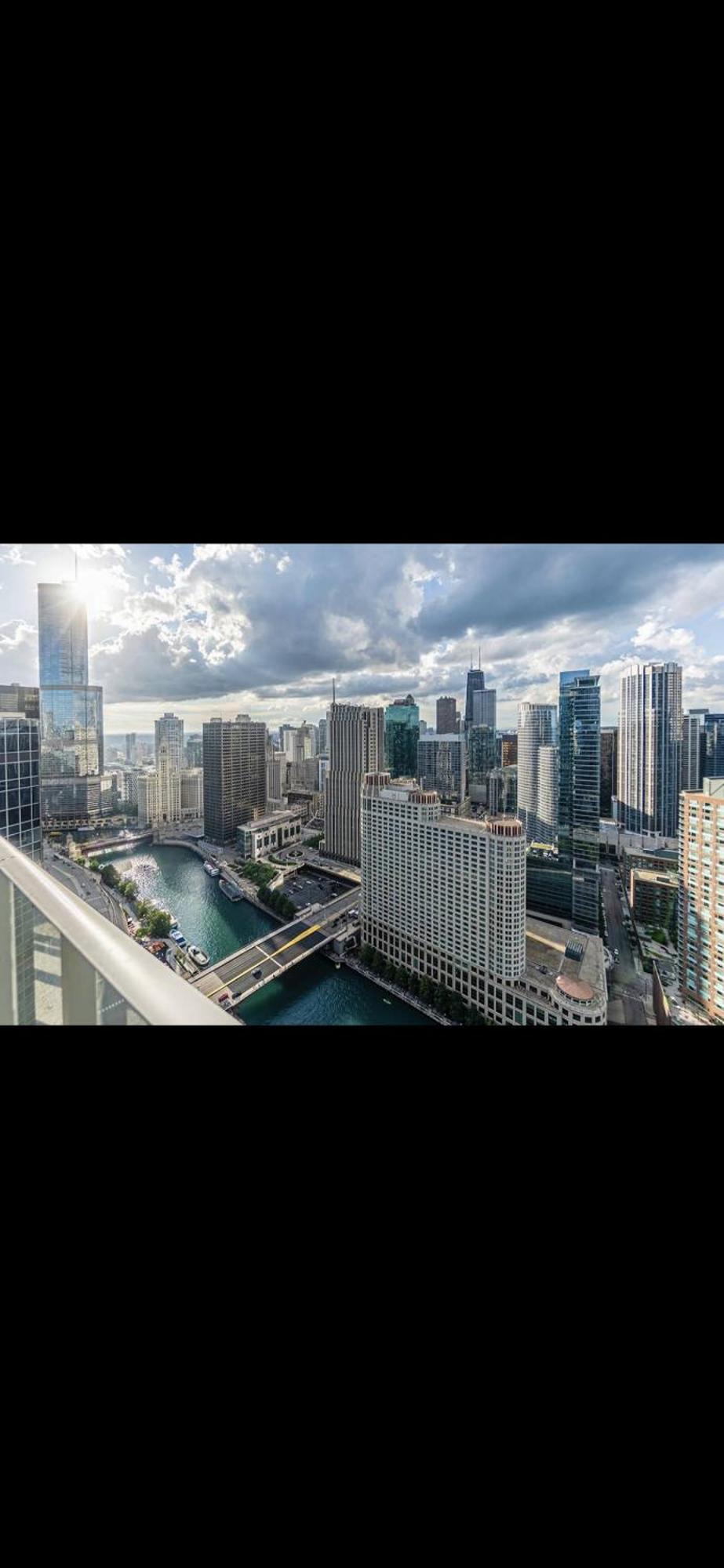 Skyrise In Downtown Apartment Chicago