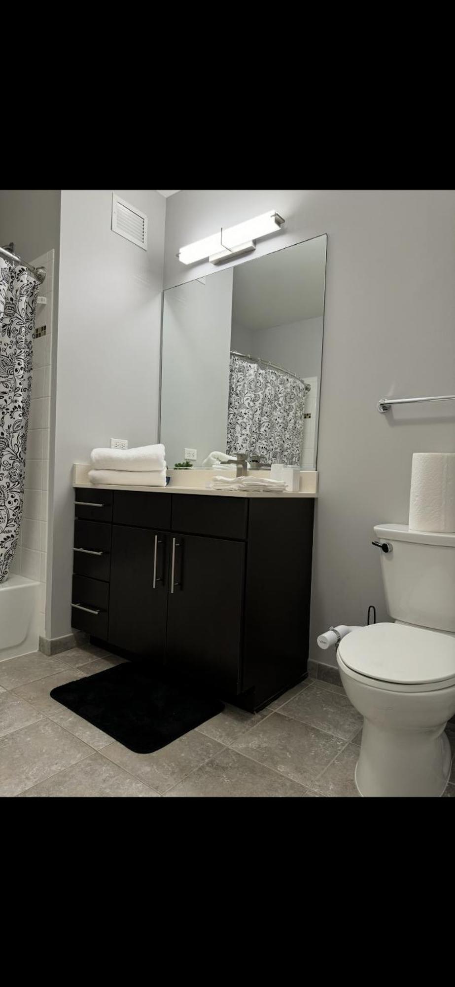 Apartment Skyrise In Downtown