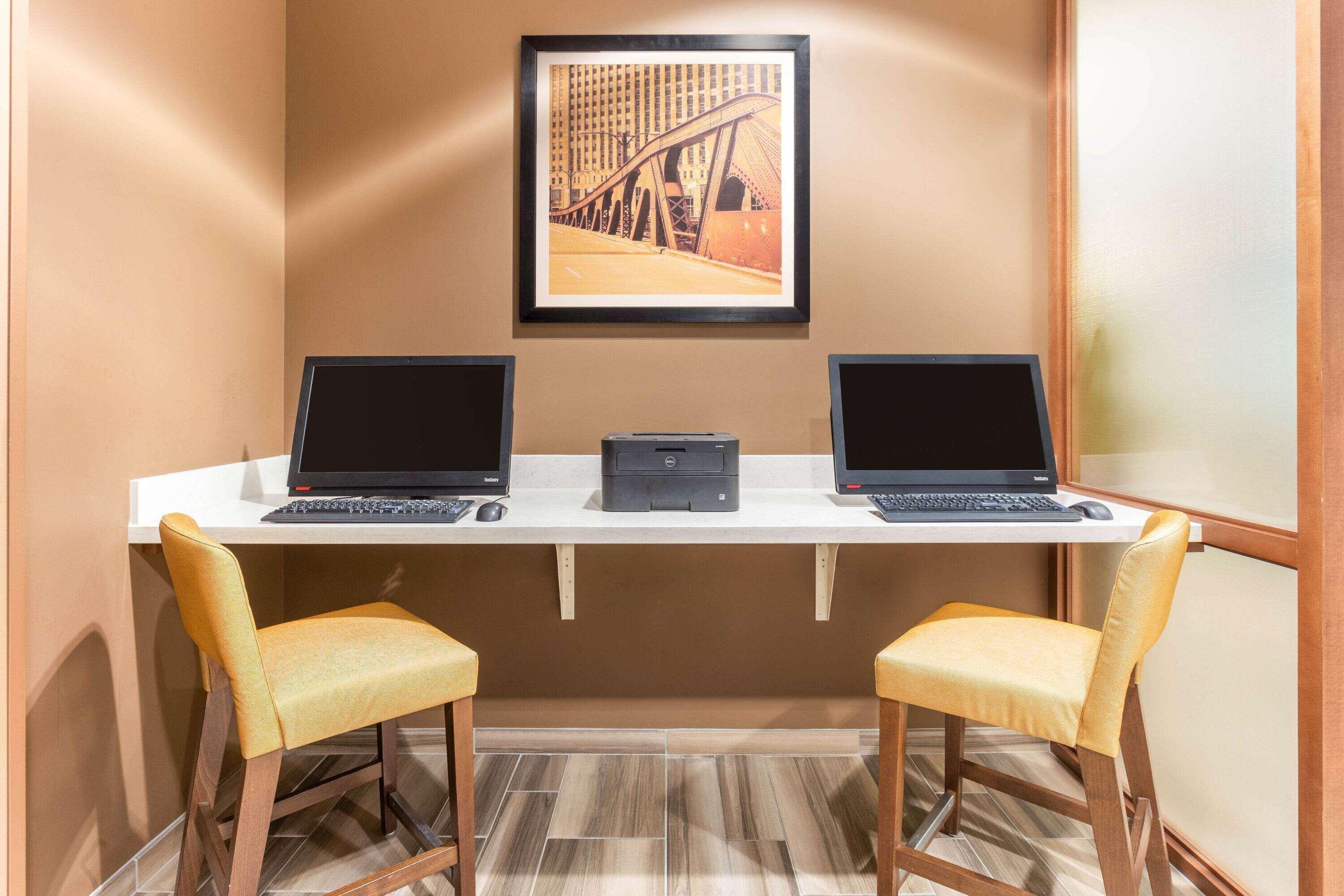 Hotel La Quinta & By Wyndham Downtown