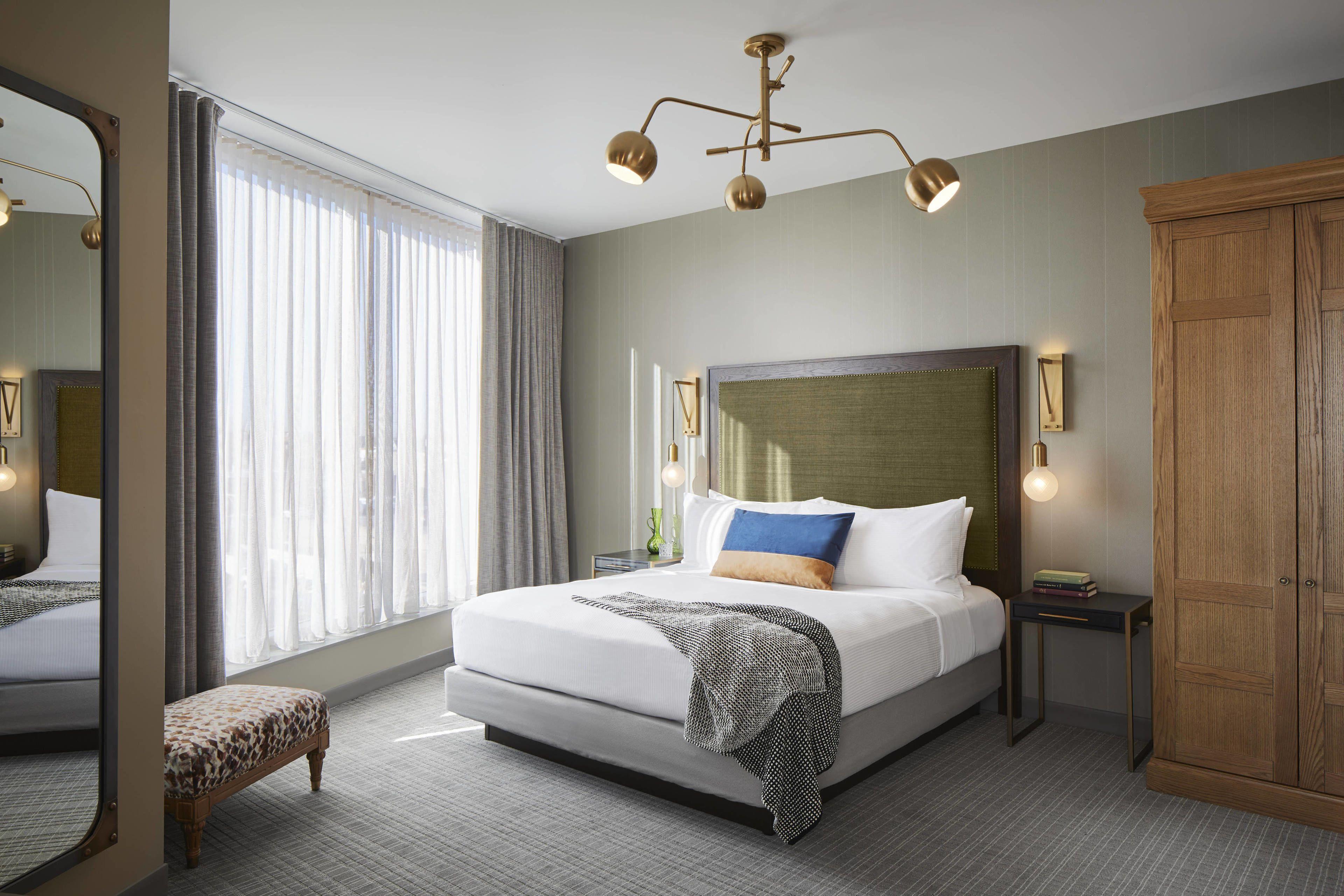 Zachary, Chicago, A Tribute Portfolio Hotel Chicago