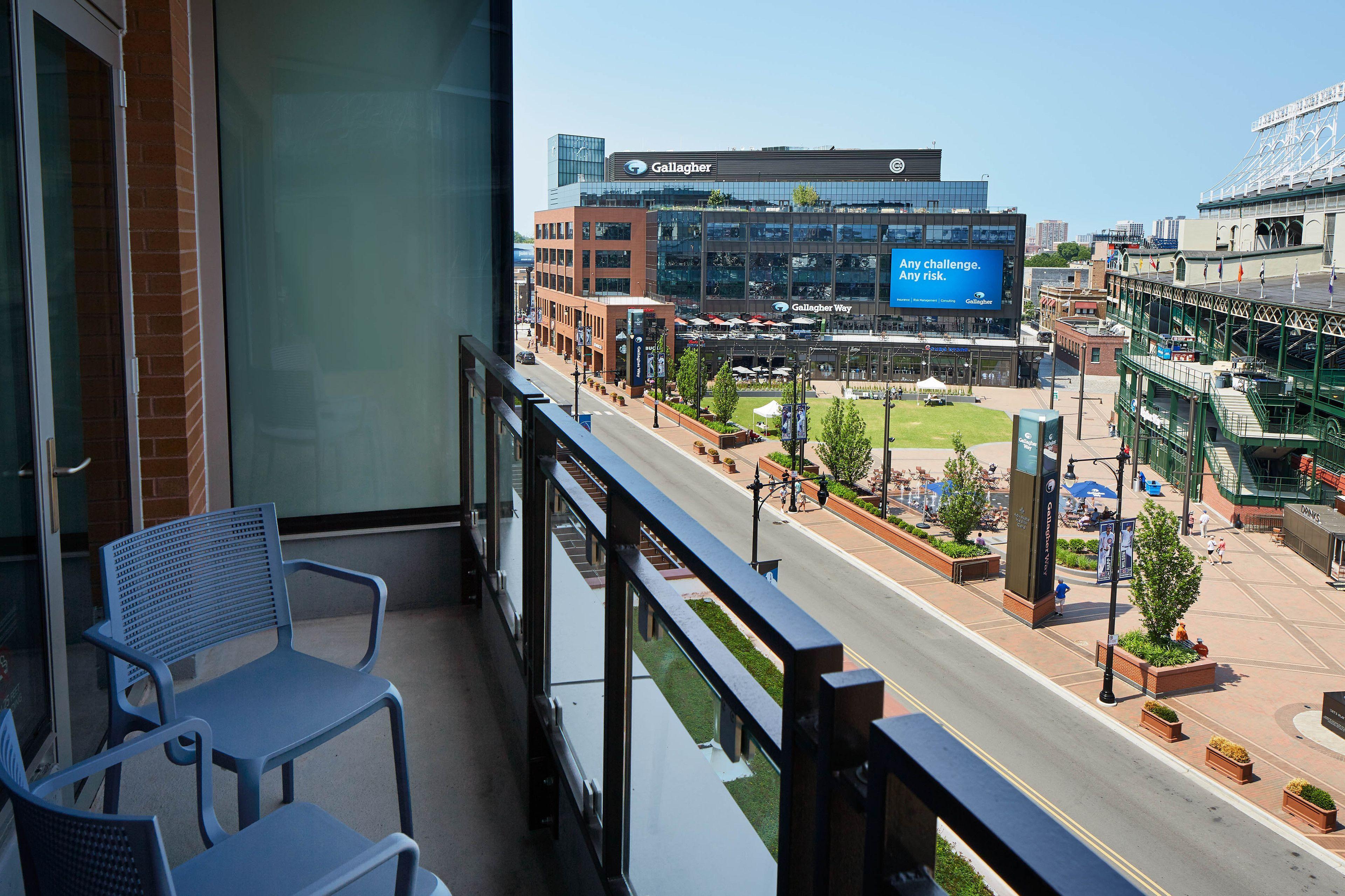 Zachary, Chicago, A Tribute Portfolio 4* Chicago