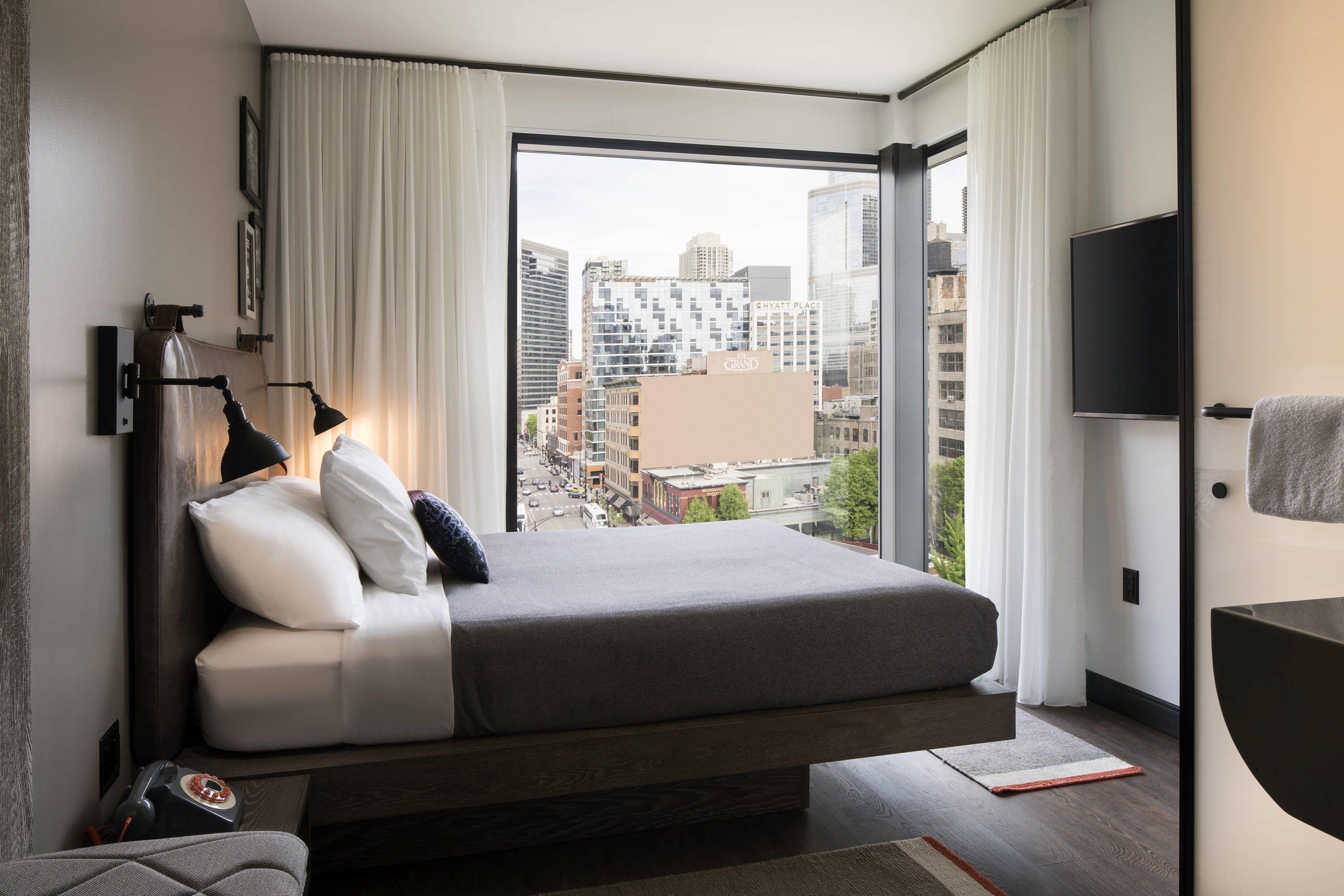 Moxy Downtown Hotel 3*