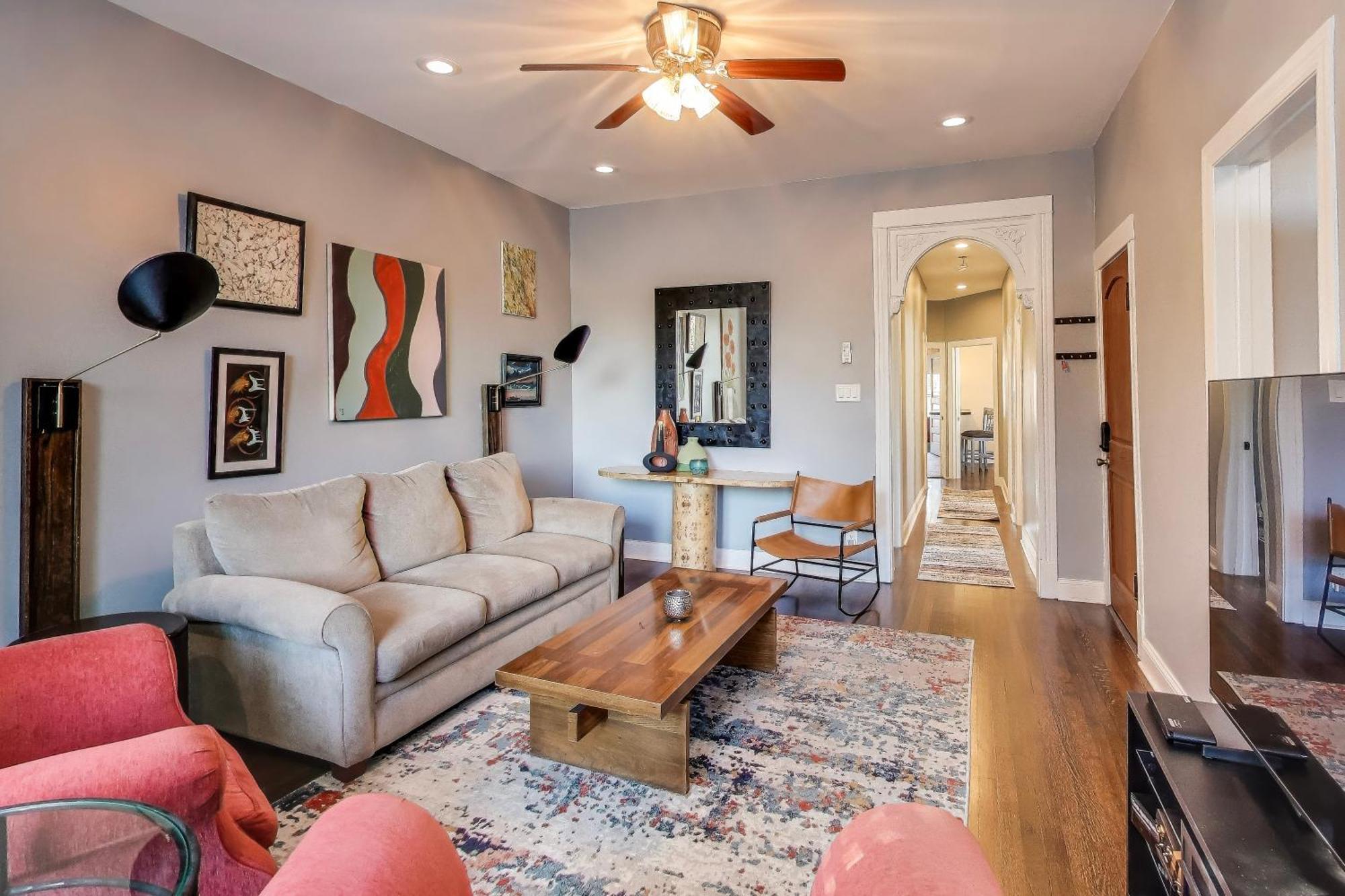 Edgewater Andersonville-area Close To Loyola Ez Parking *