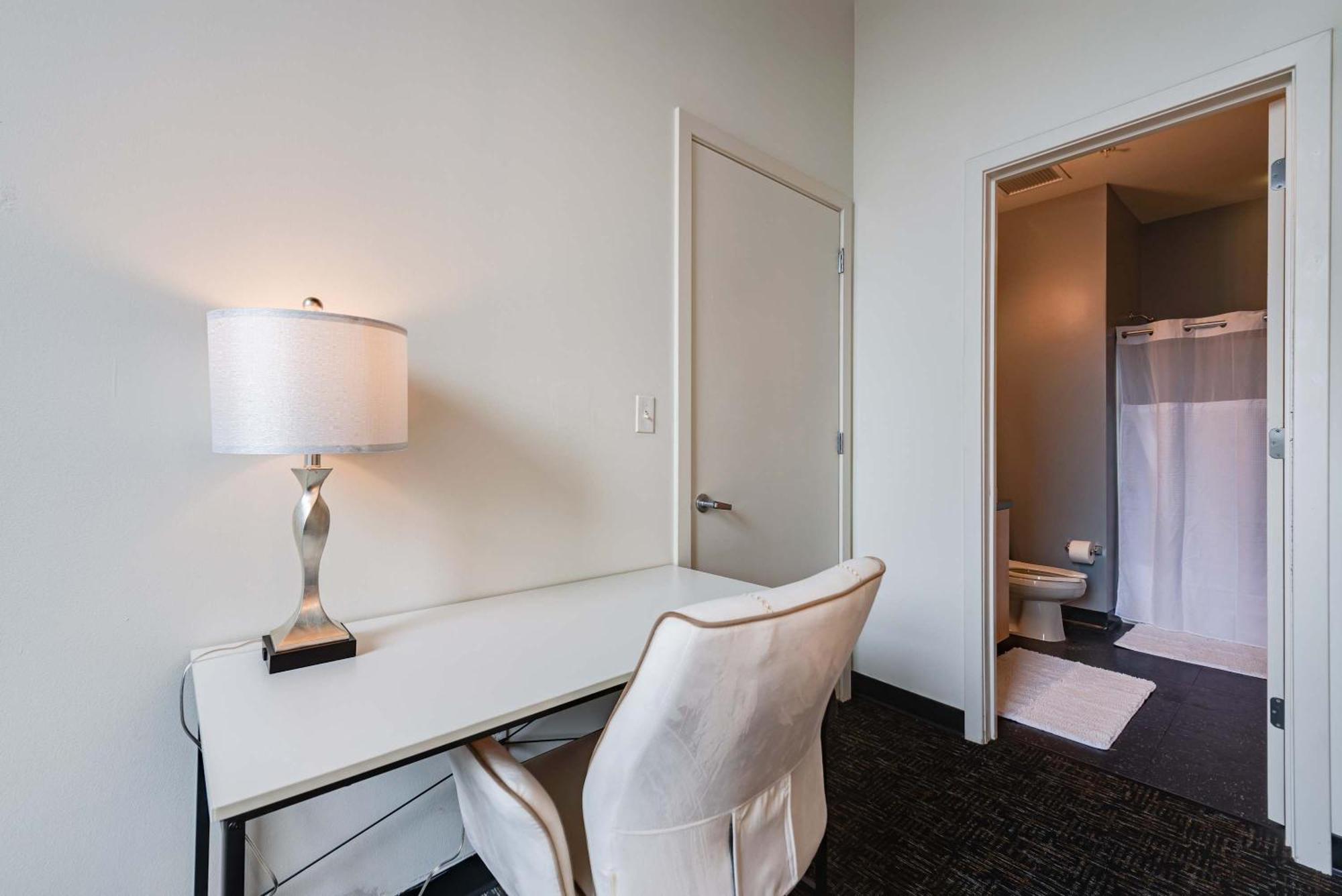 West Loop - Views With In & Out Parking 5 Chicago