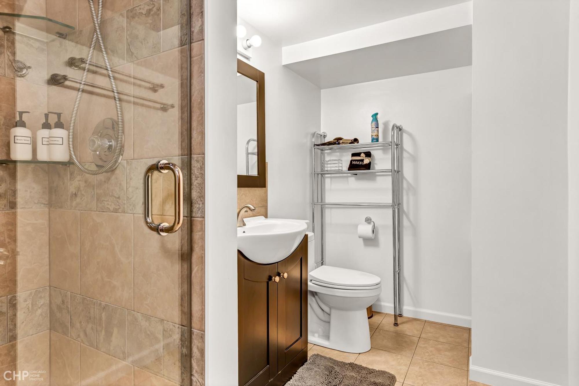 Apartment Stylish Garden-level 2br: Quiet Neighborhood *