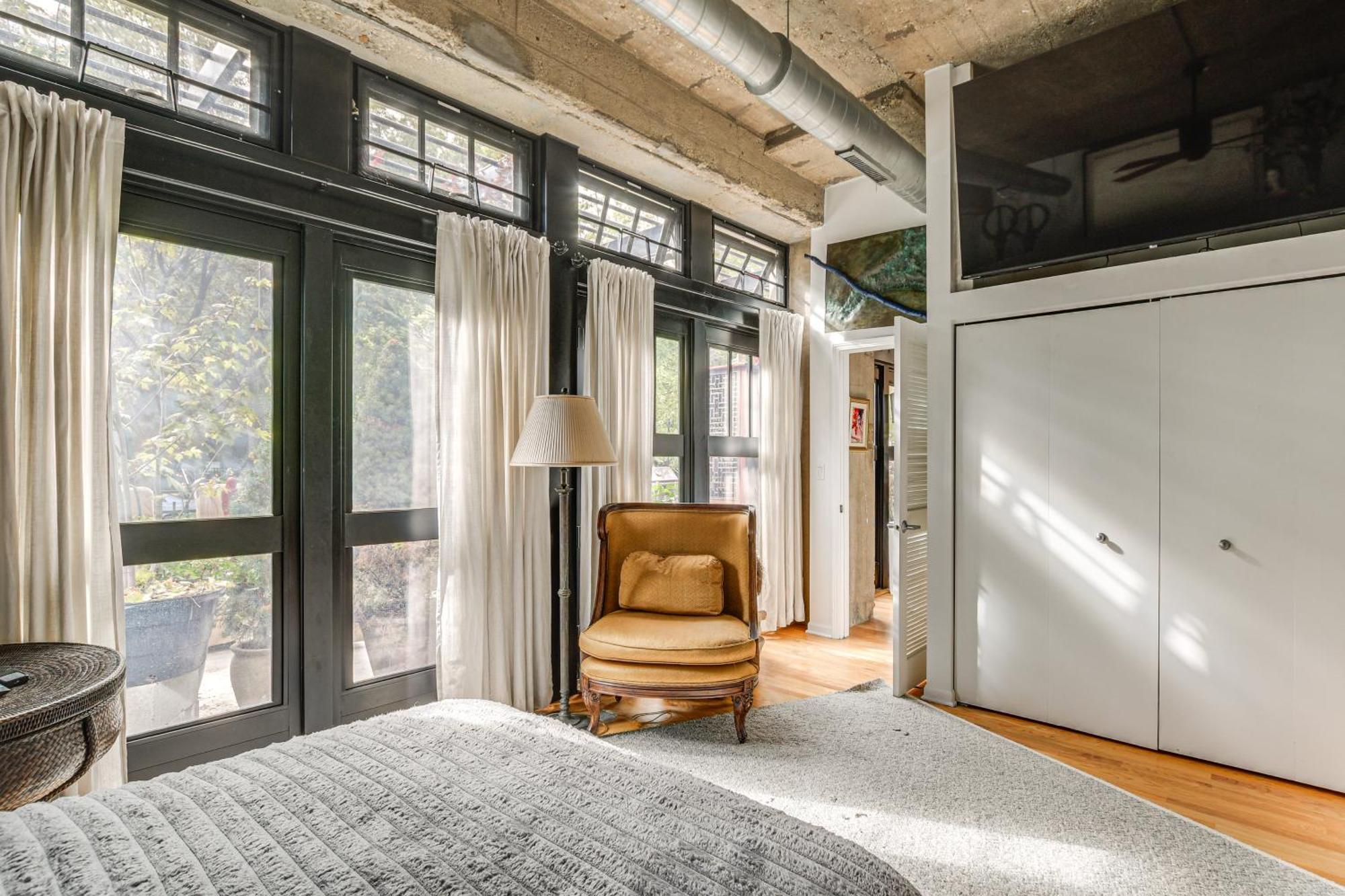 Apartment Steps To Uic Campus With Community Perks! Chicago