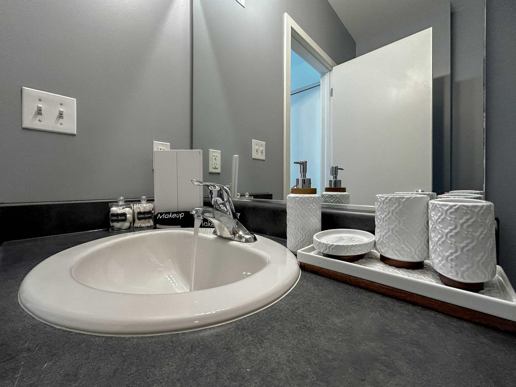 West Loop - Views With In & Out Parking 5 Apartment Chicago