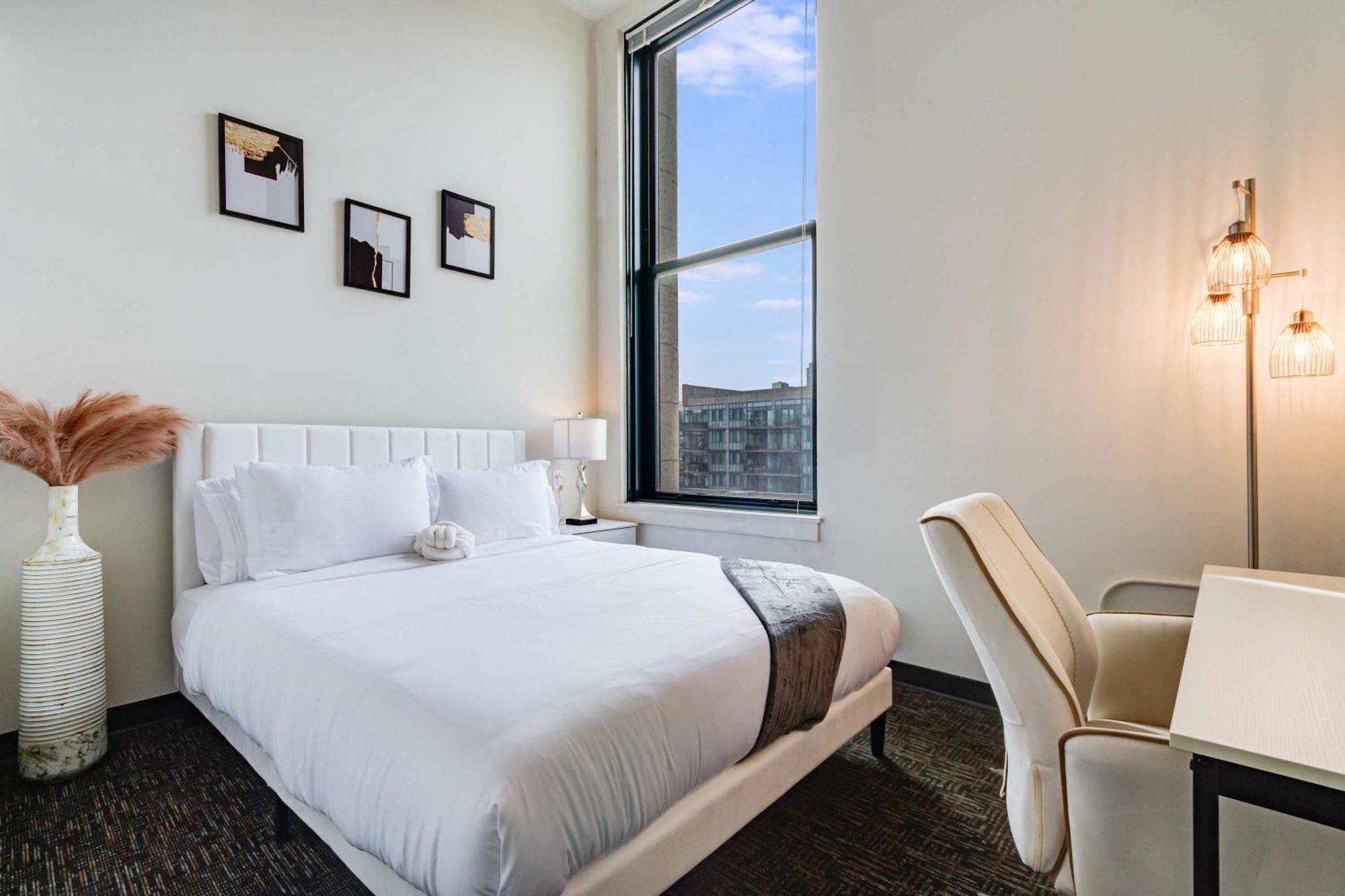 West Loop - Views With In & Out Parking 5 * Chicago