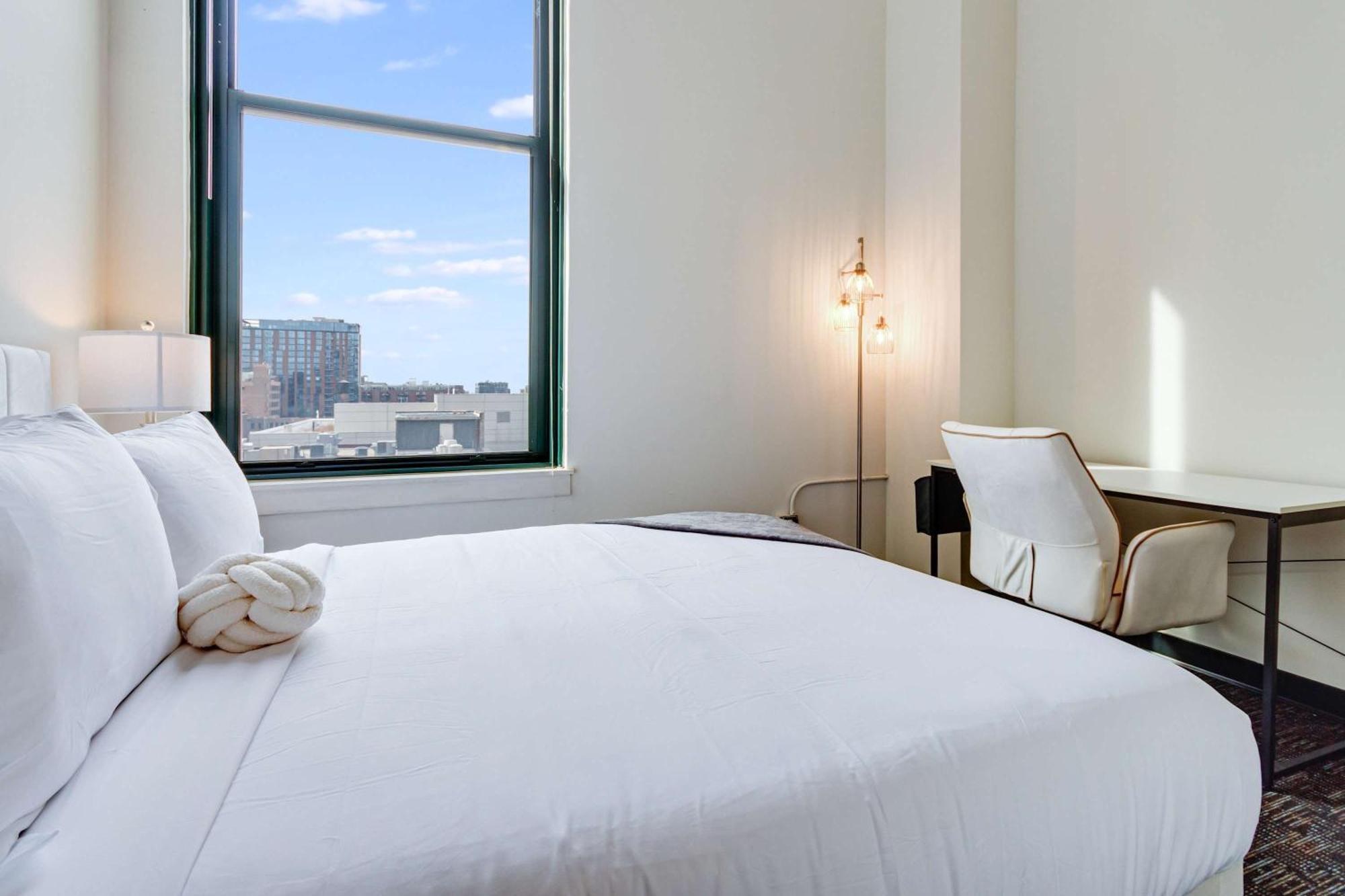 West Loop - Views With In & Out Parking 5