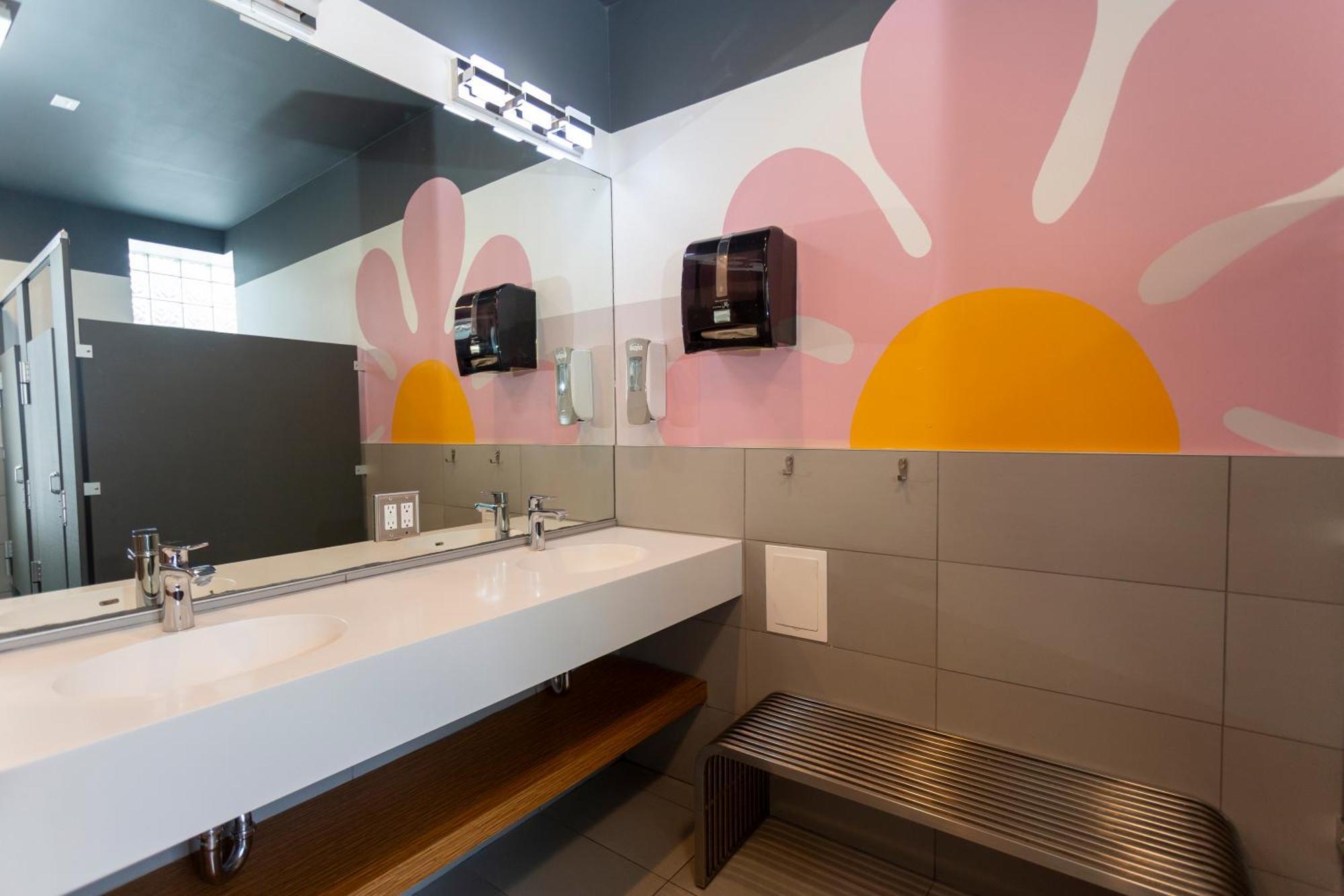 Parthenon Hostel *