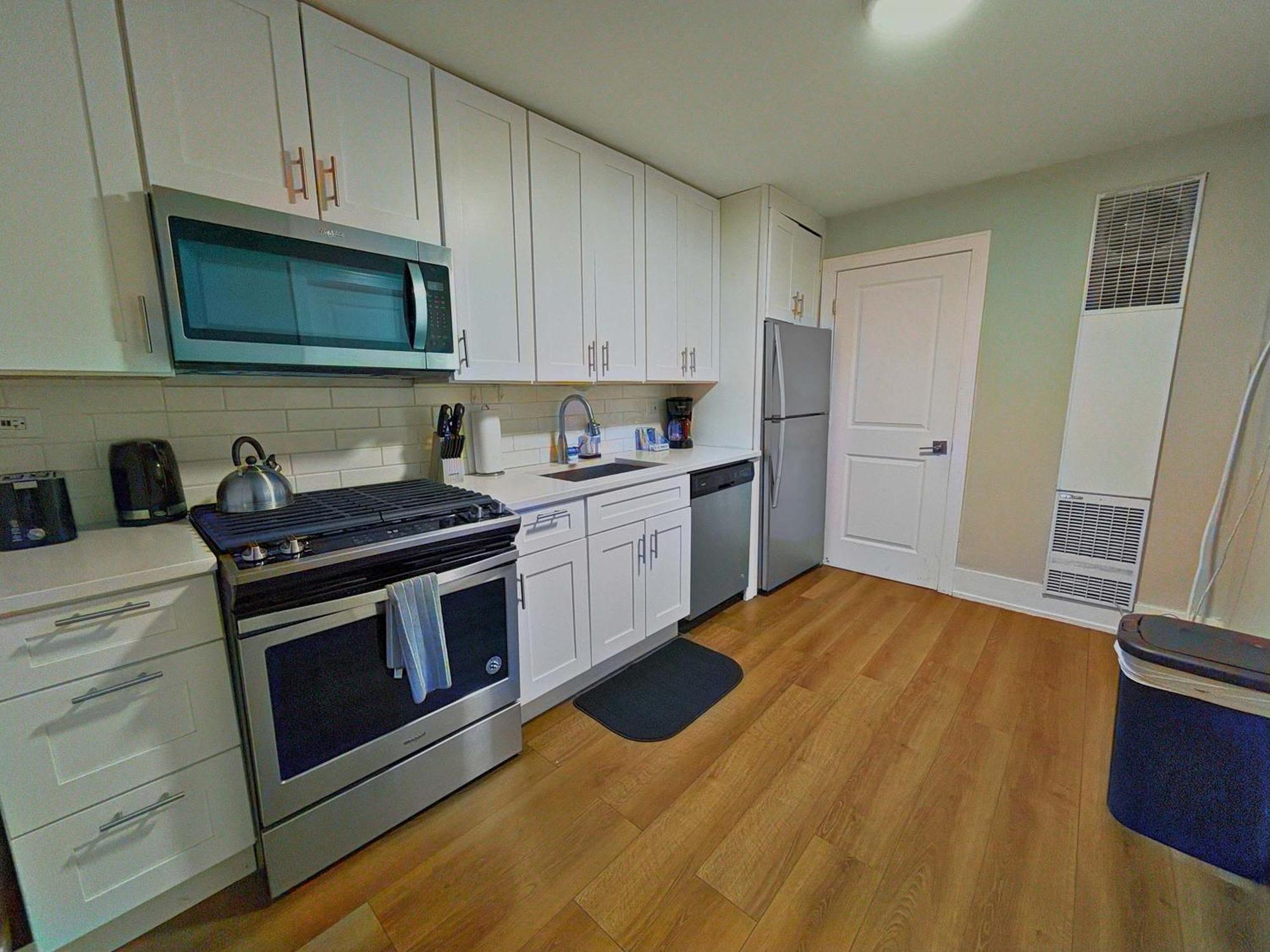 Chic 3br Hideout In Lincoln Park - Lincoln 3 Apartment