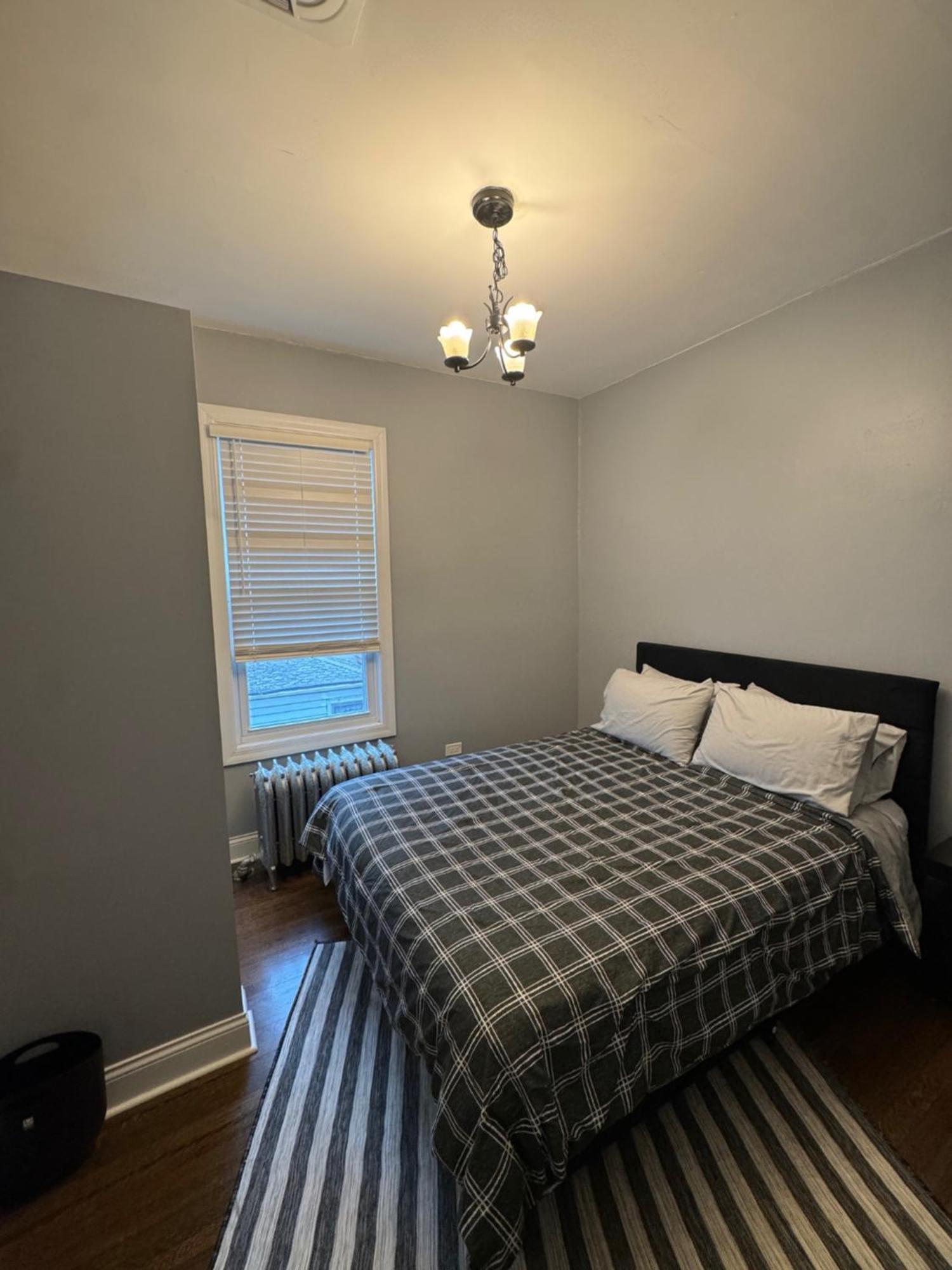 Edgewater Andersonville-area Close To Loyola Ez Parking