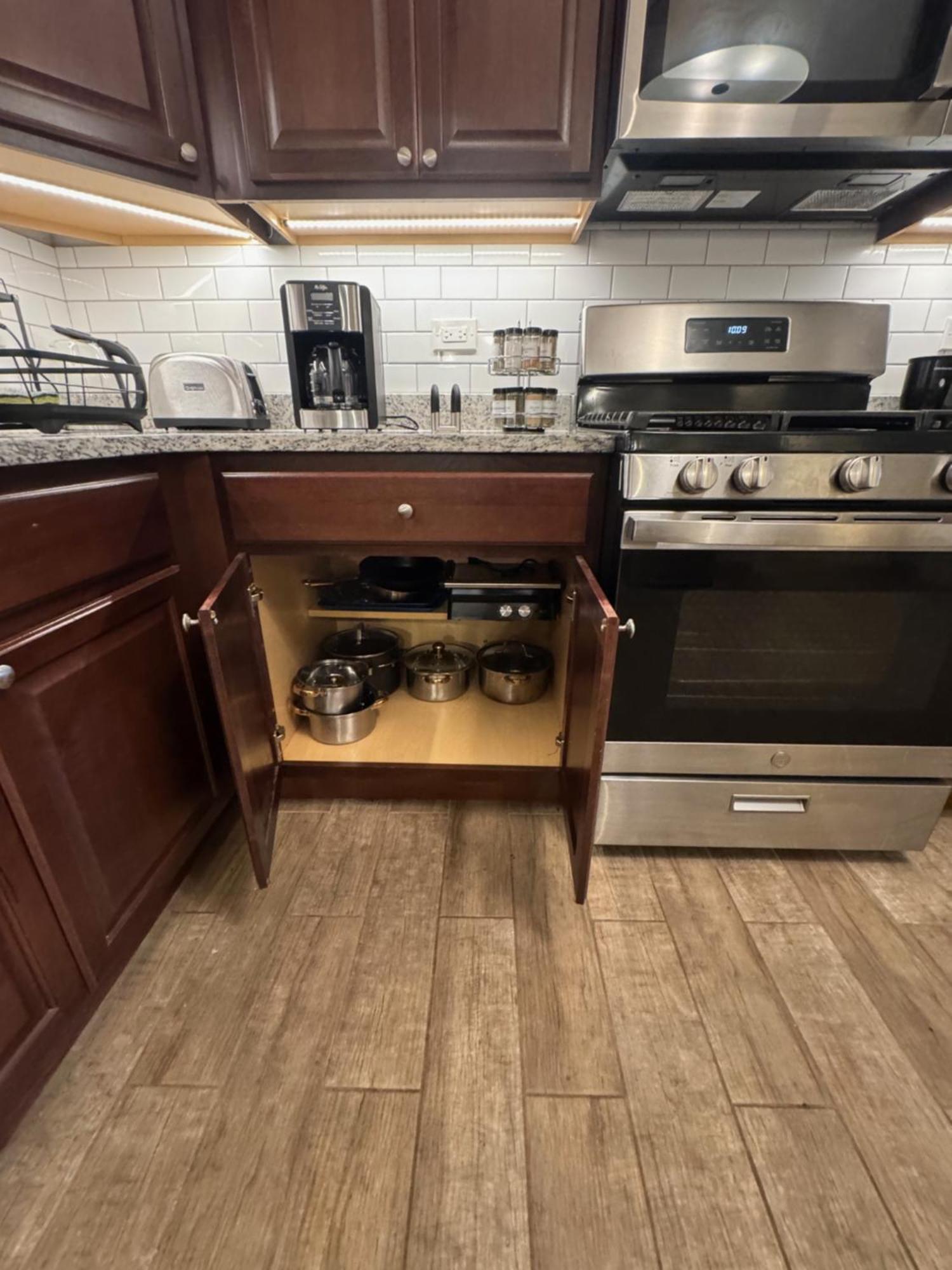 Edgewater Andersonville-area Close To Loyola Ez Parking *